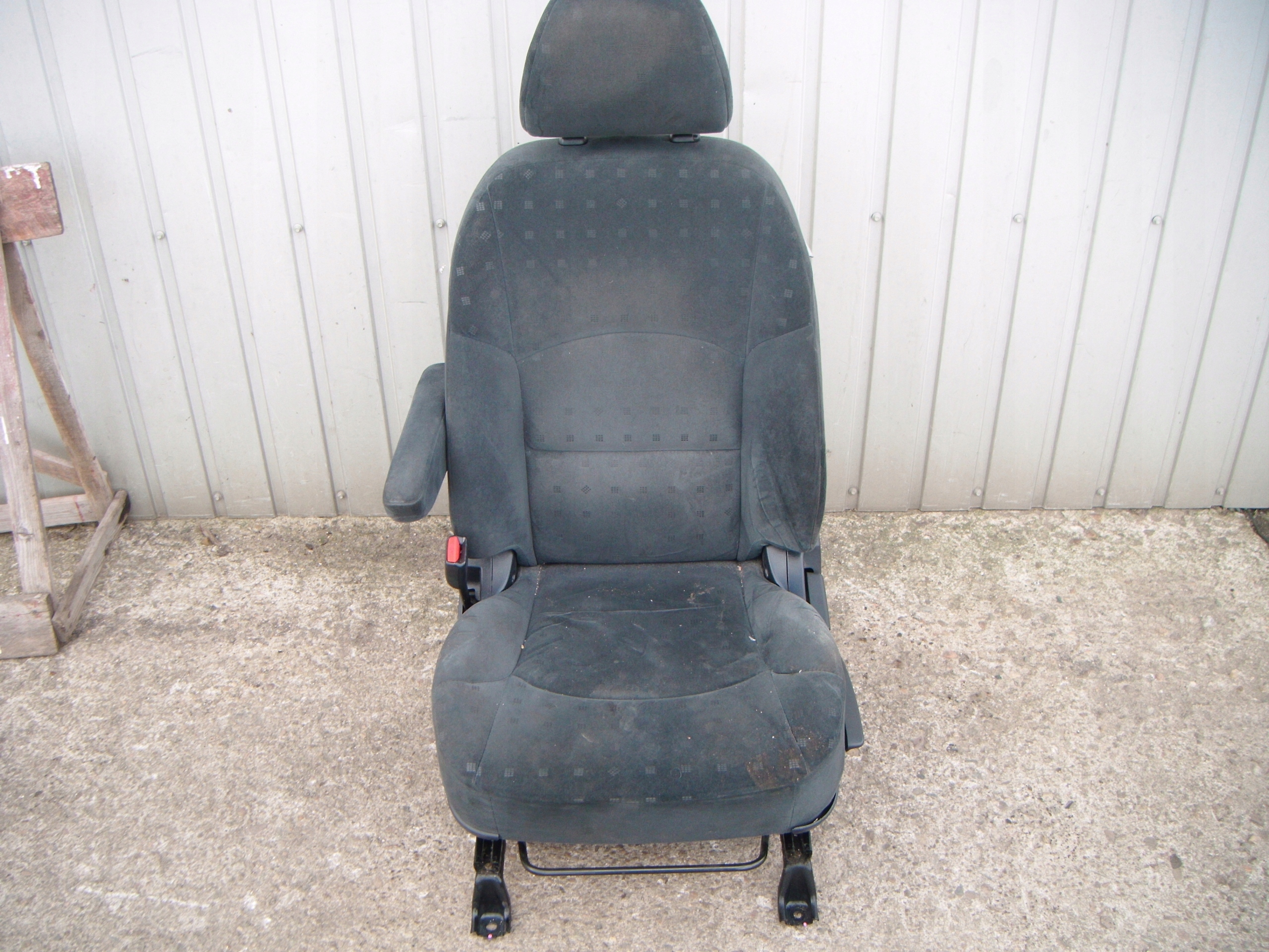 Mitsubishi grandis clearance isofix