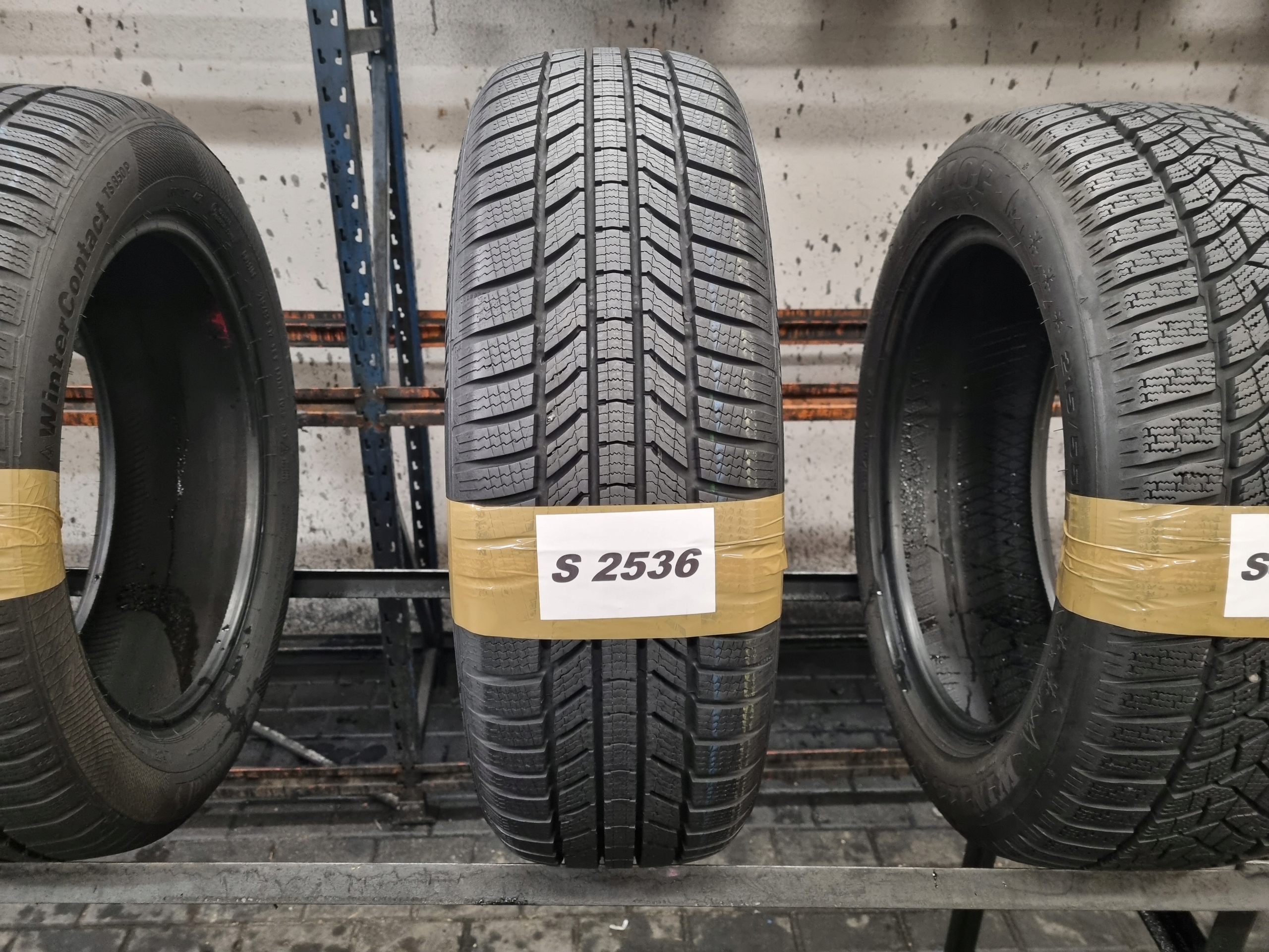 205 65 17 96V Continental WinterContact TS 870P DOT.4023R