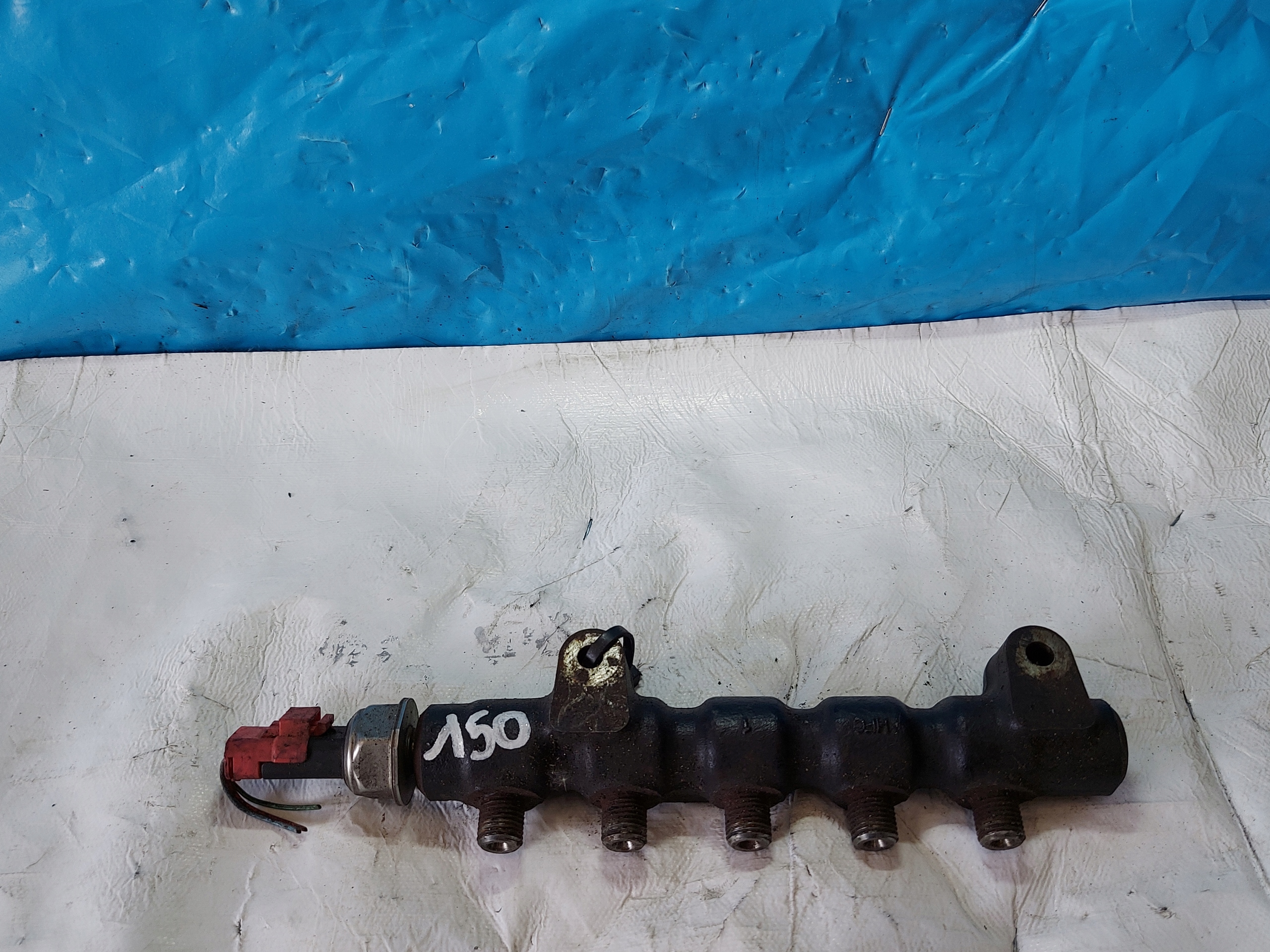 Rampe injection CITROEN C2 1.4 HDI 9654592680