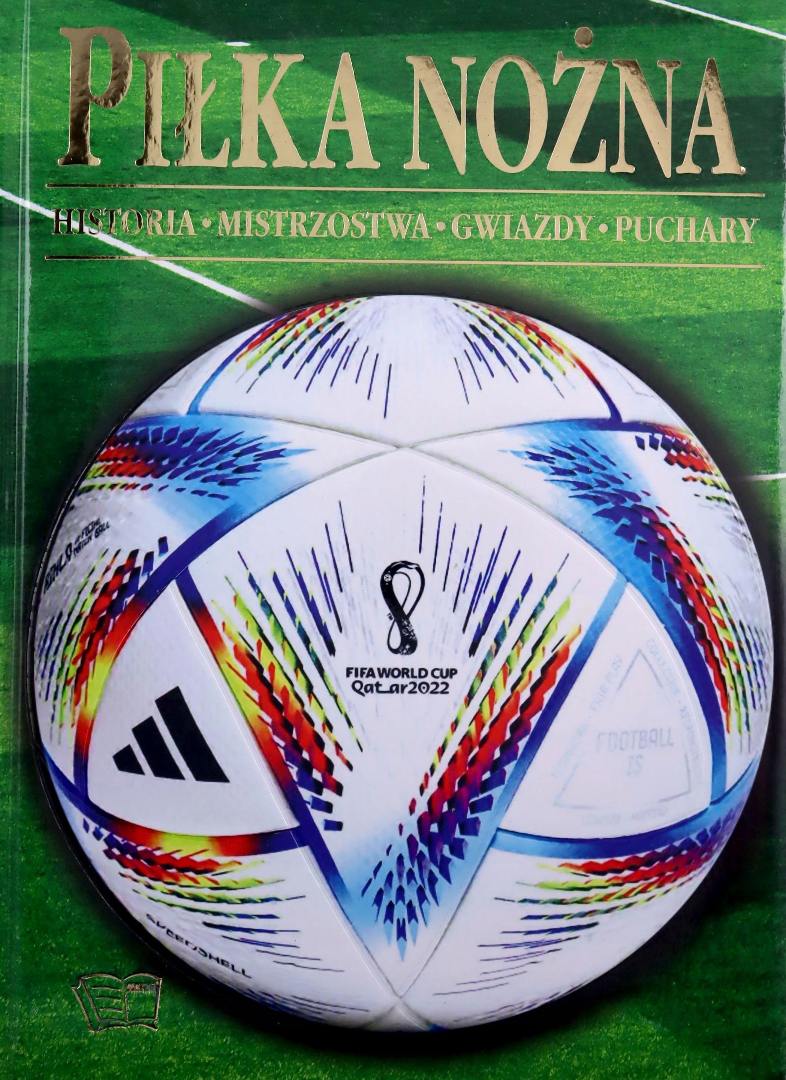 PIŁKA NOŻNA [KSIĄŻKA]