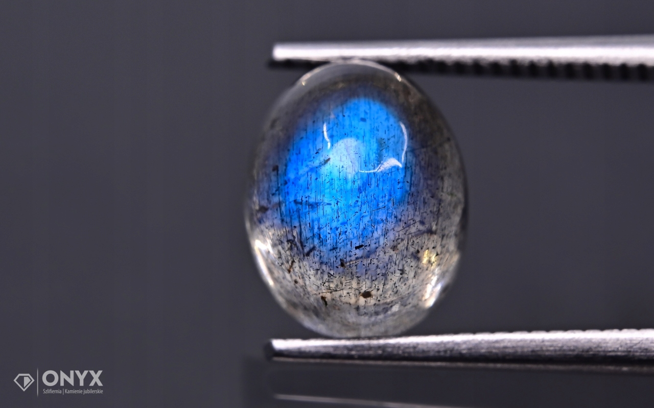 Labradorit kabošon A ovál 9x7 mm