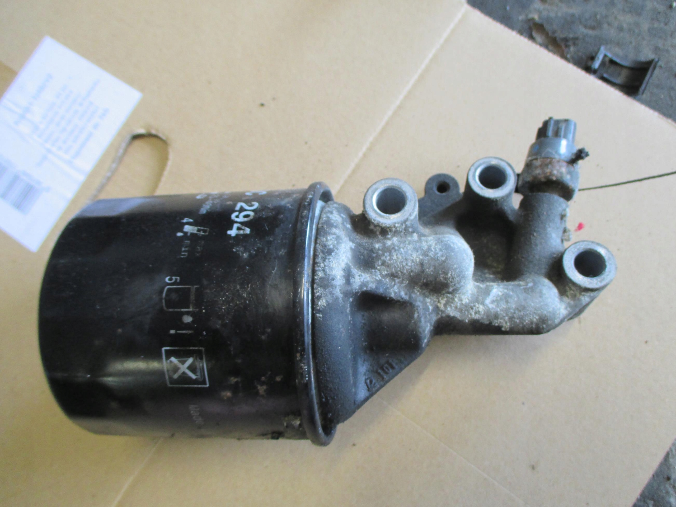 COROLLA VERSO 2.0 D4D 01- PODSTAWA FILTRA OLEJU