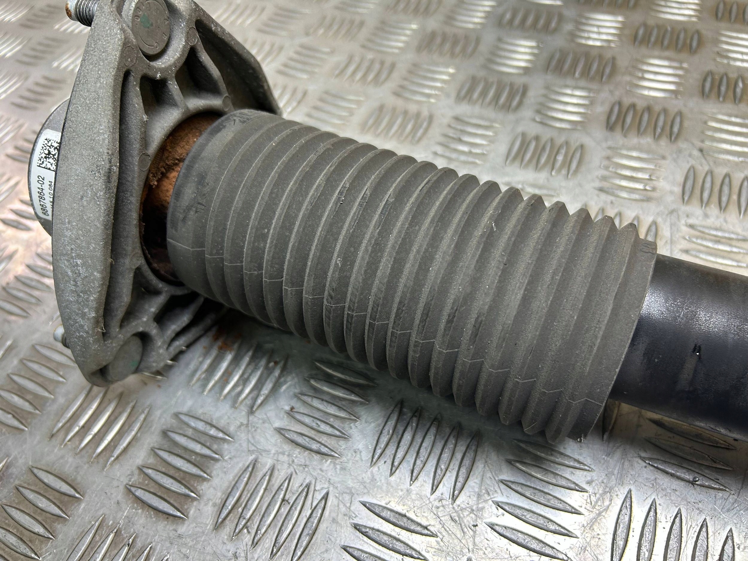 shock absorber rear left BMW X5 F15 2015 6867864