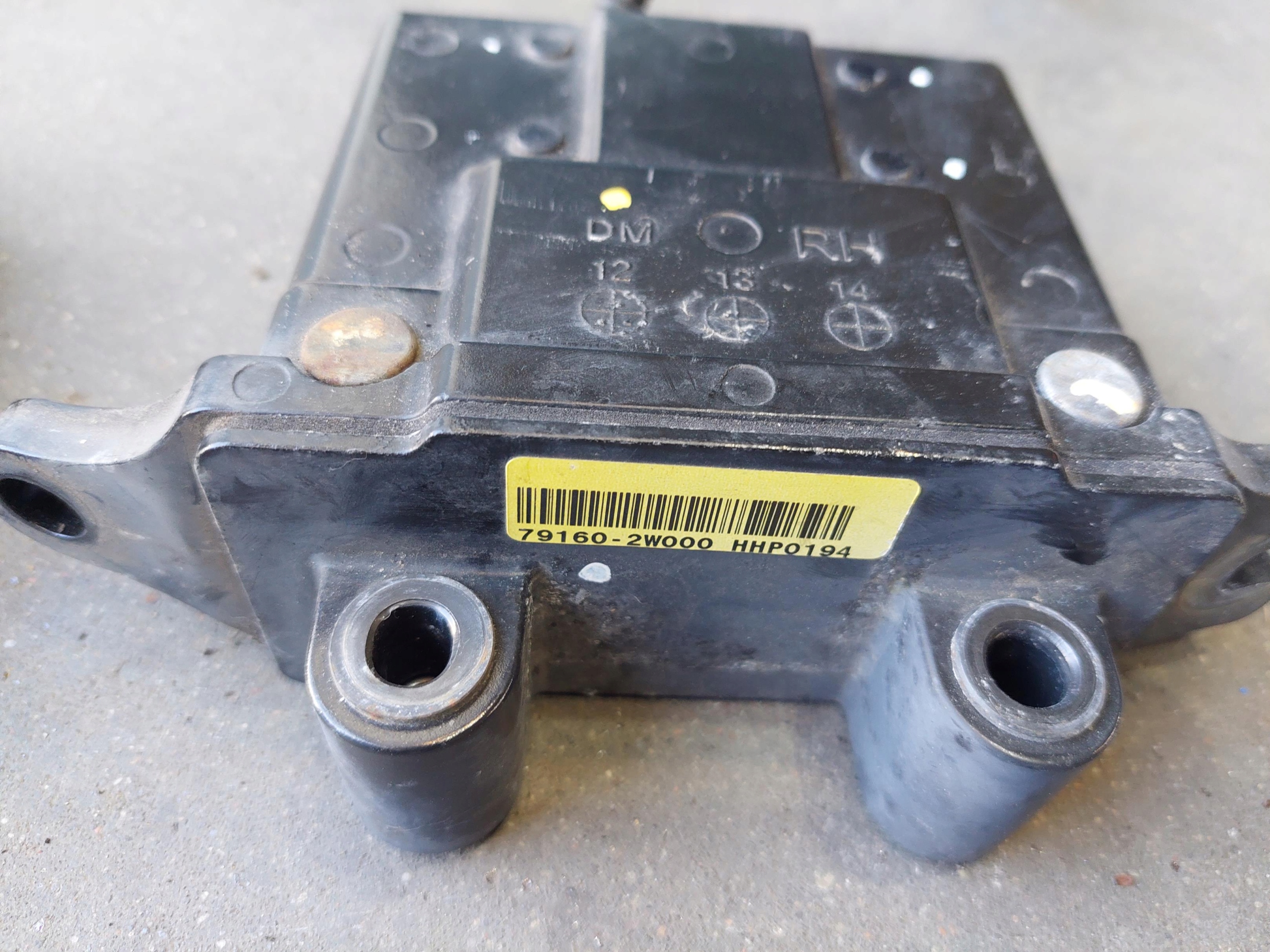sensor NABOJ bonnets right HYUNDAI SANTA FE III 79160-2W000