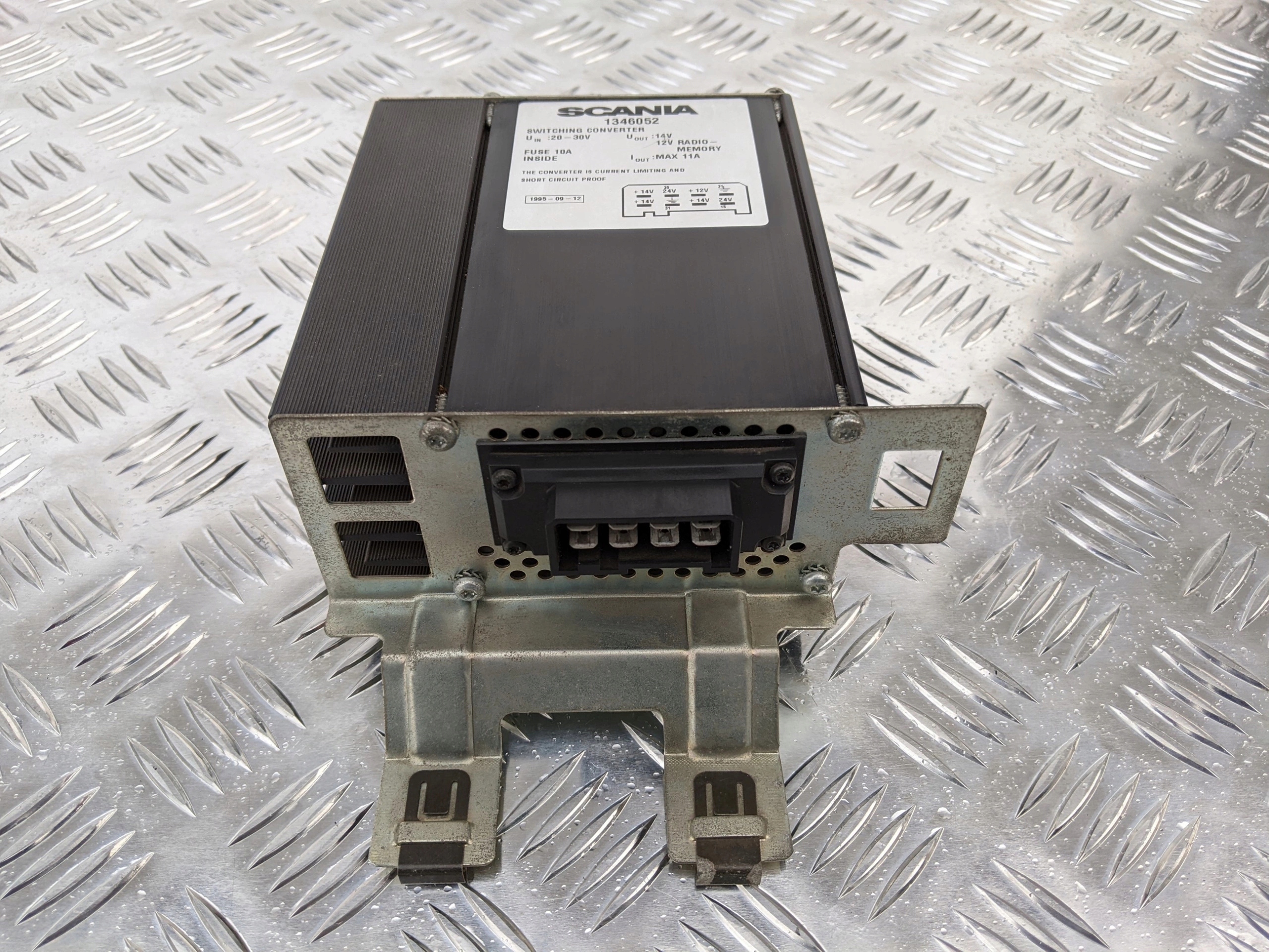 ПЕРЕТВОРЮВАЧ SCANIA 4 24V / 12V