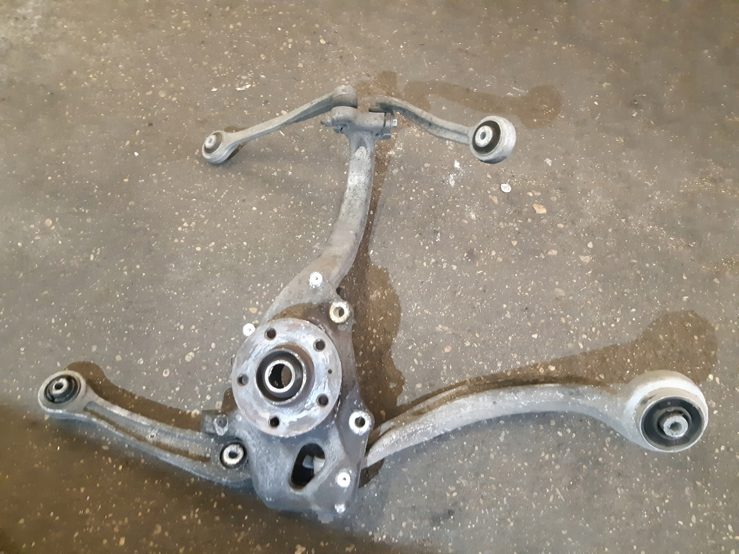 AUDI A6 C7 swing left front left front of the arm 4G0407241D
