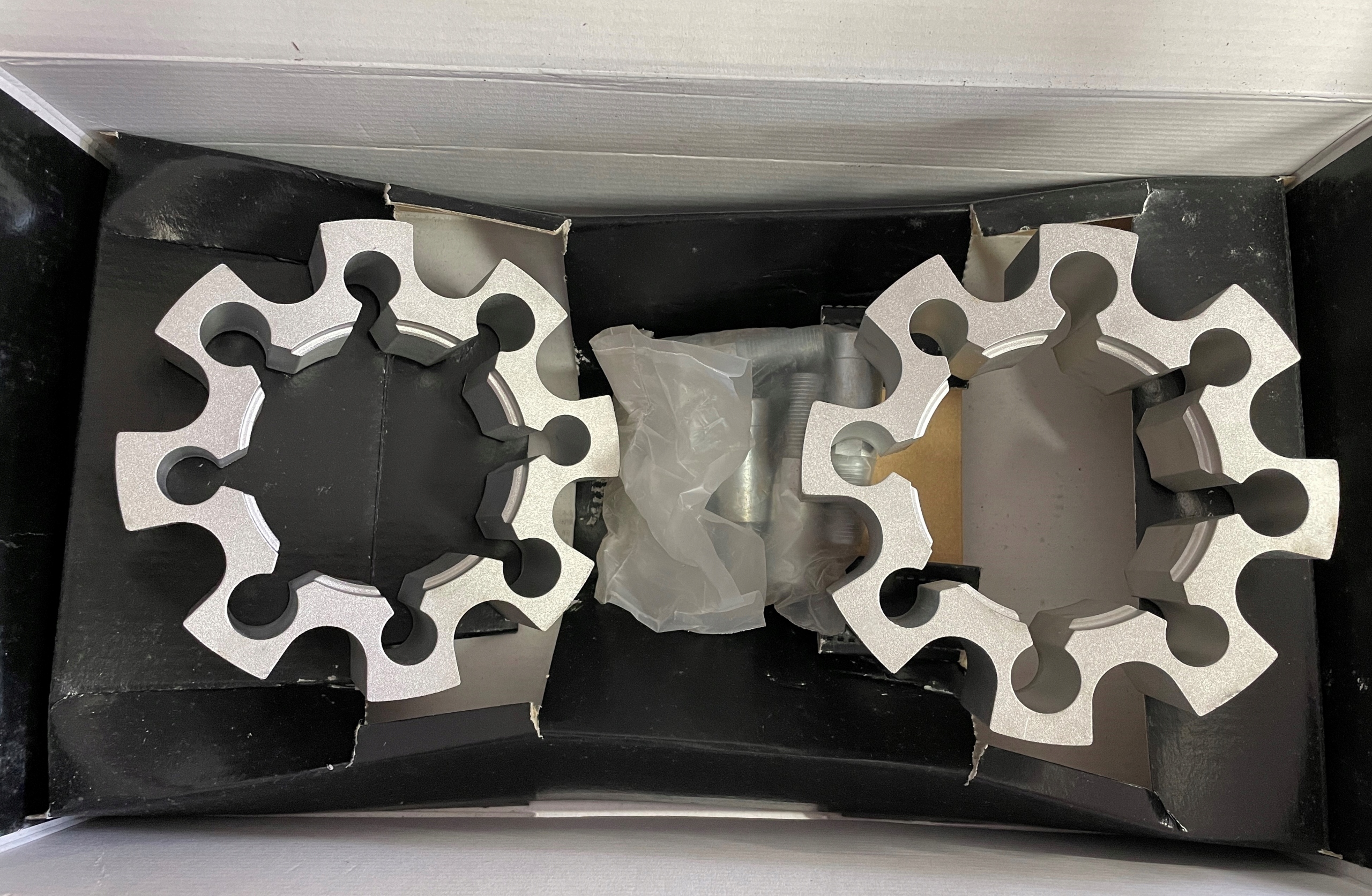 Dystanse kół Hard Racing 45mm na tylną oś