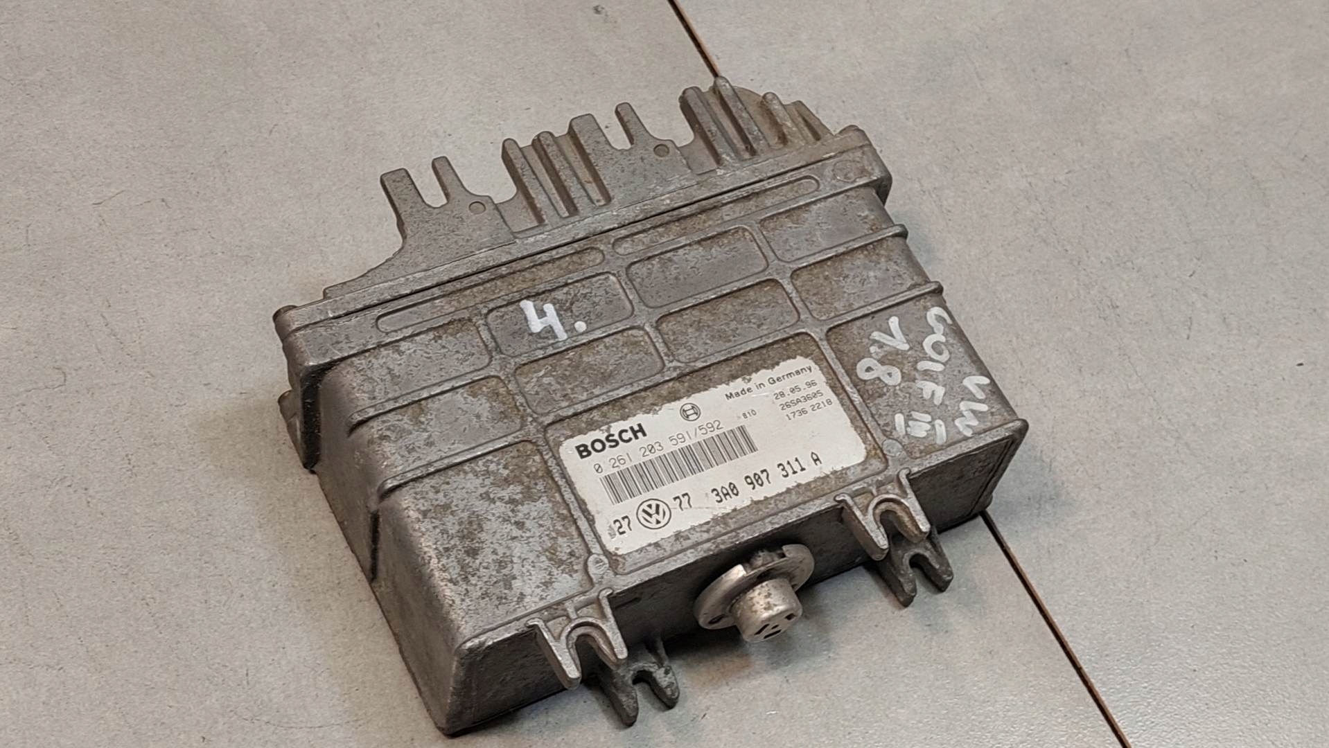 control unit of the engine VW GOLF III 1.8 8A0907311A
