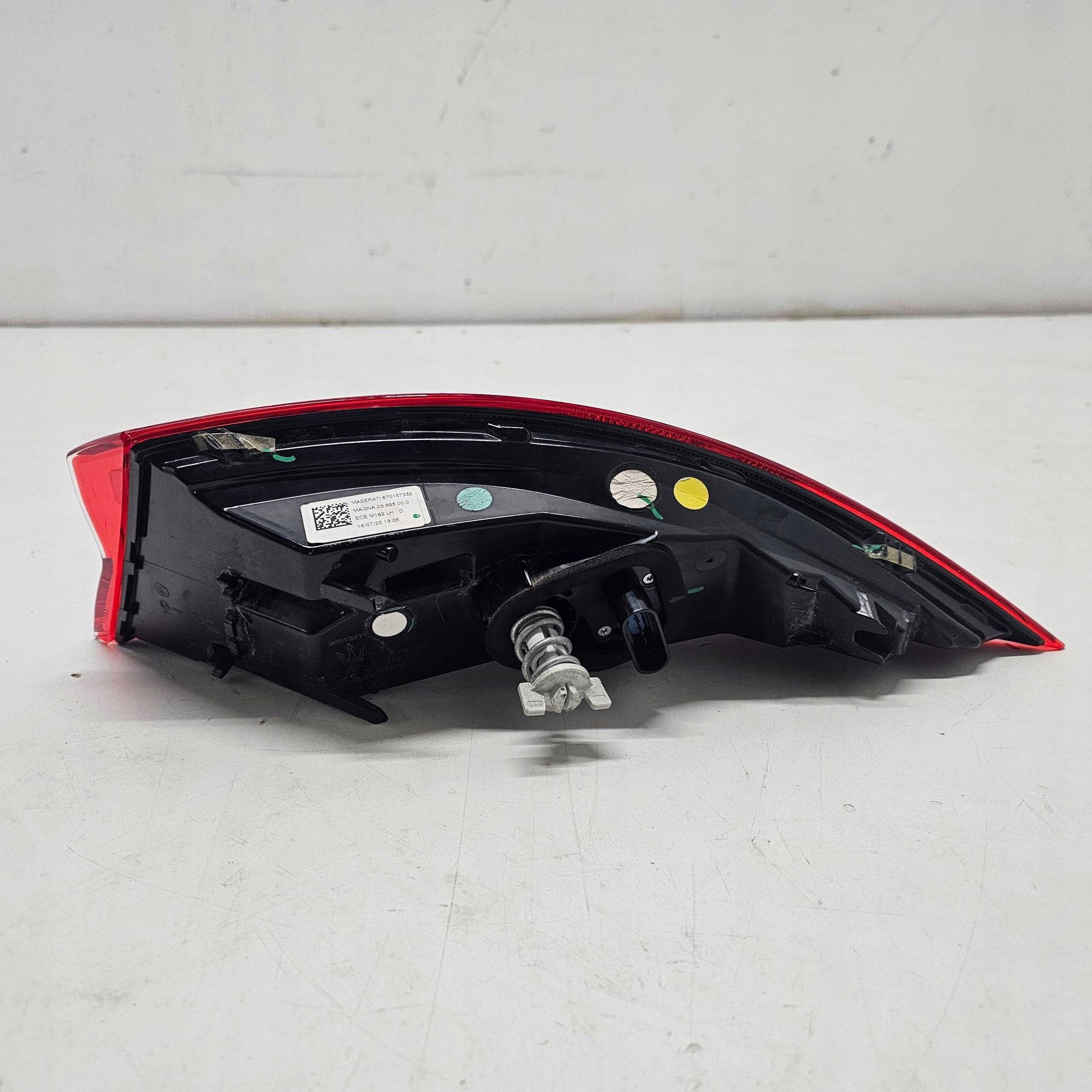 фонарь левый MASERATI GRECALE 670157332