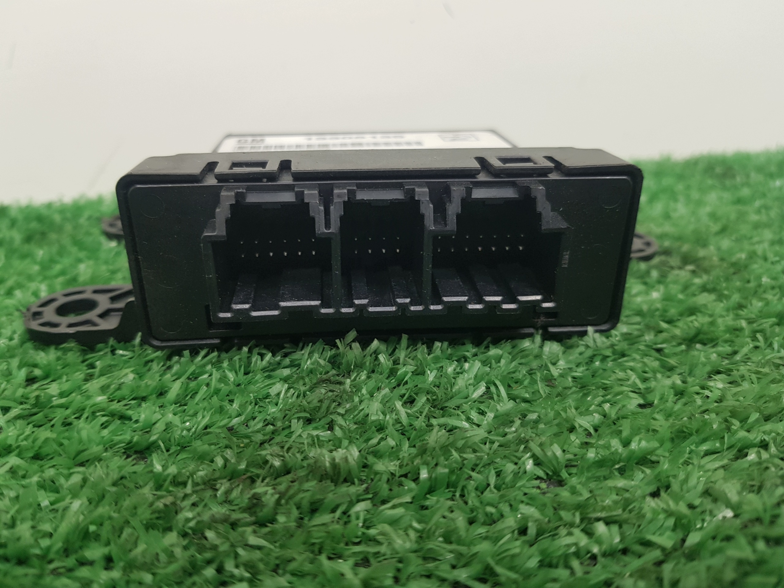 control unit module PDC OPEL INSIGNIA 13308135