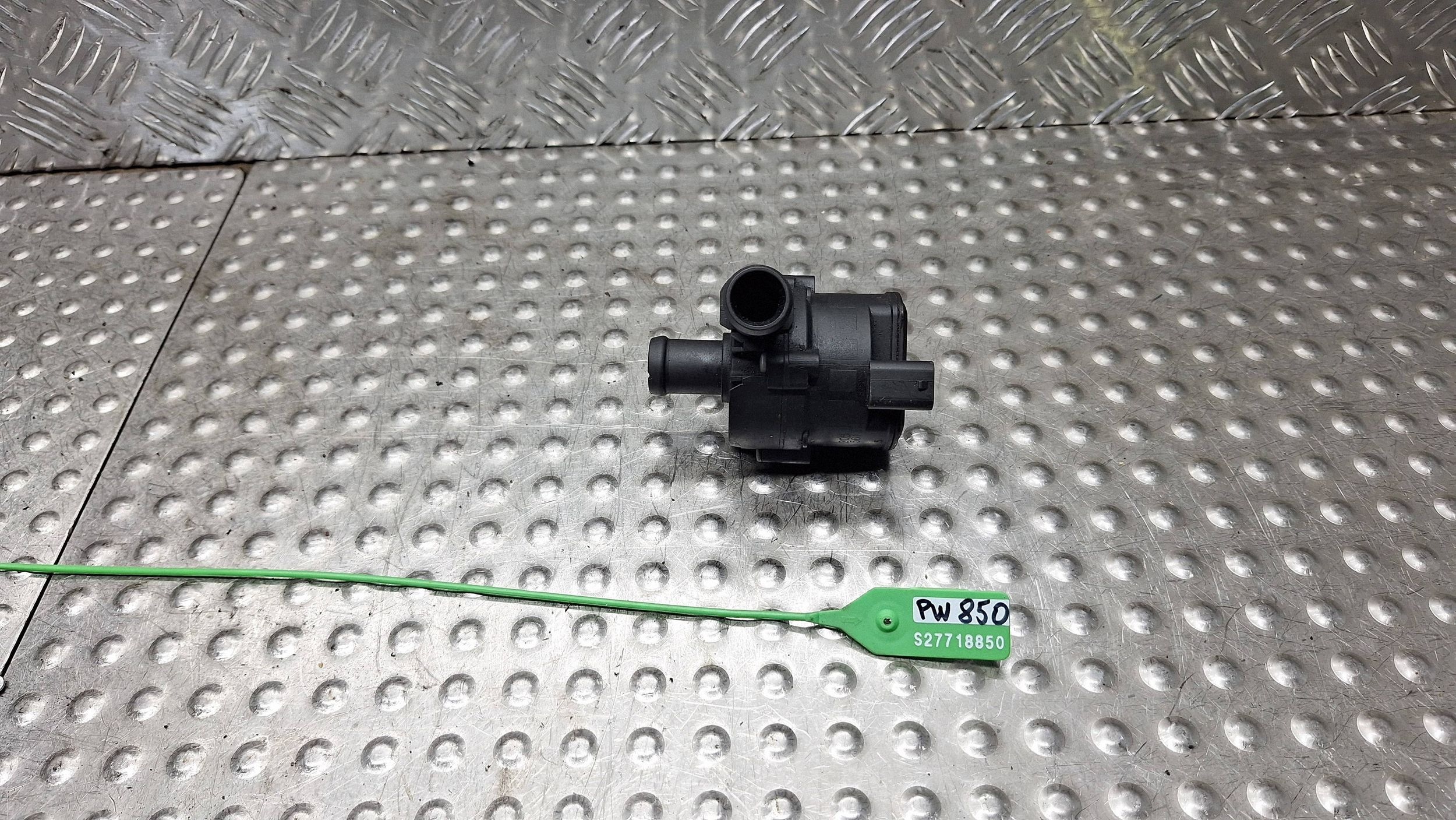 dodatna pumpa vode 5G0965567A AUDI A3 8V GOLF VII OCTAVIA III 2.0 TDI