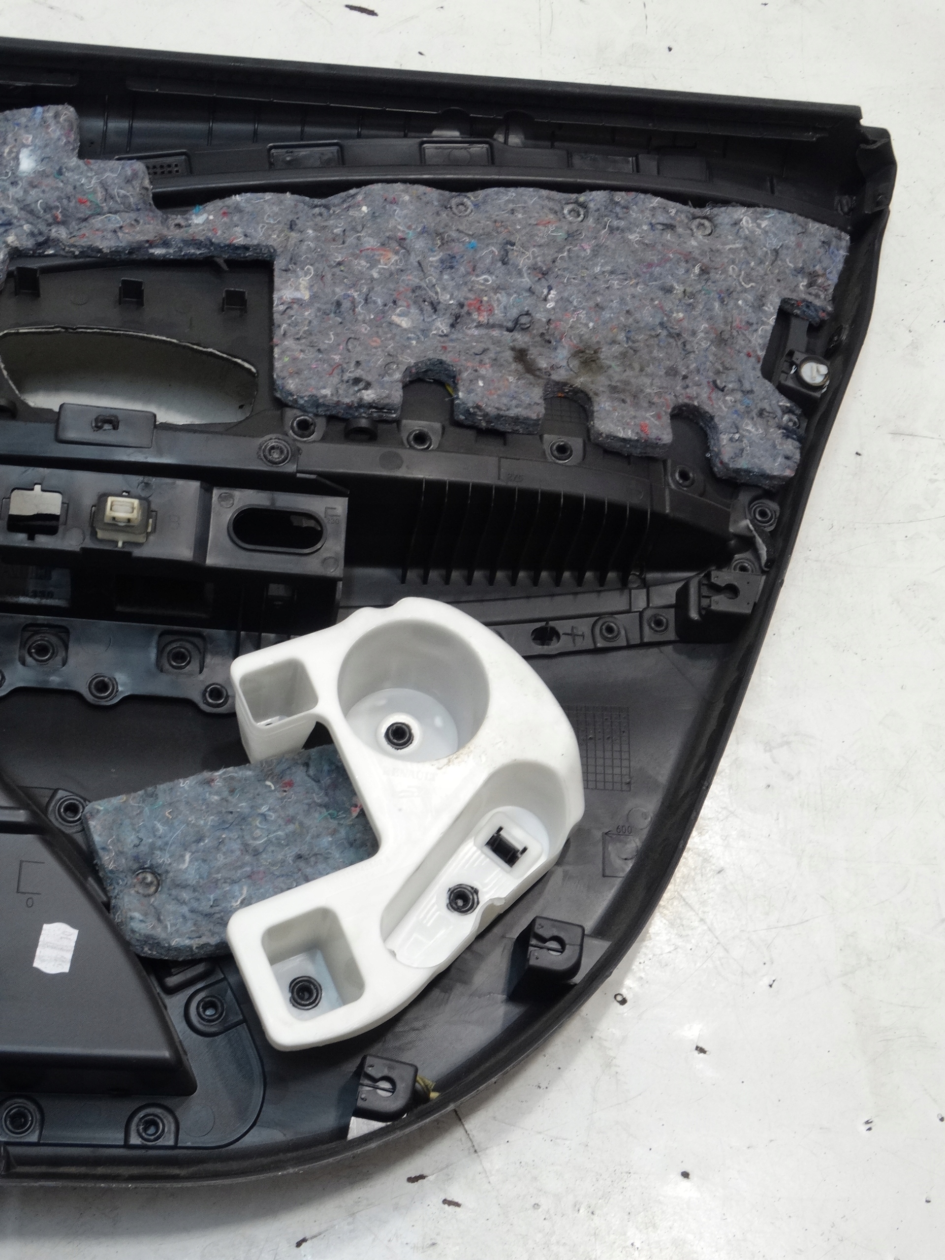 side upholstery door left front RENAULT MEGANE III HB 809010639R