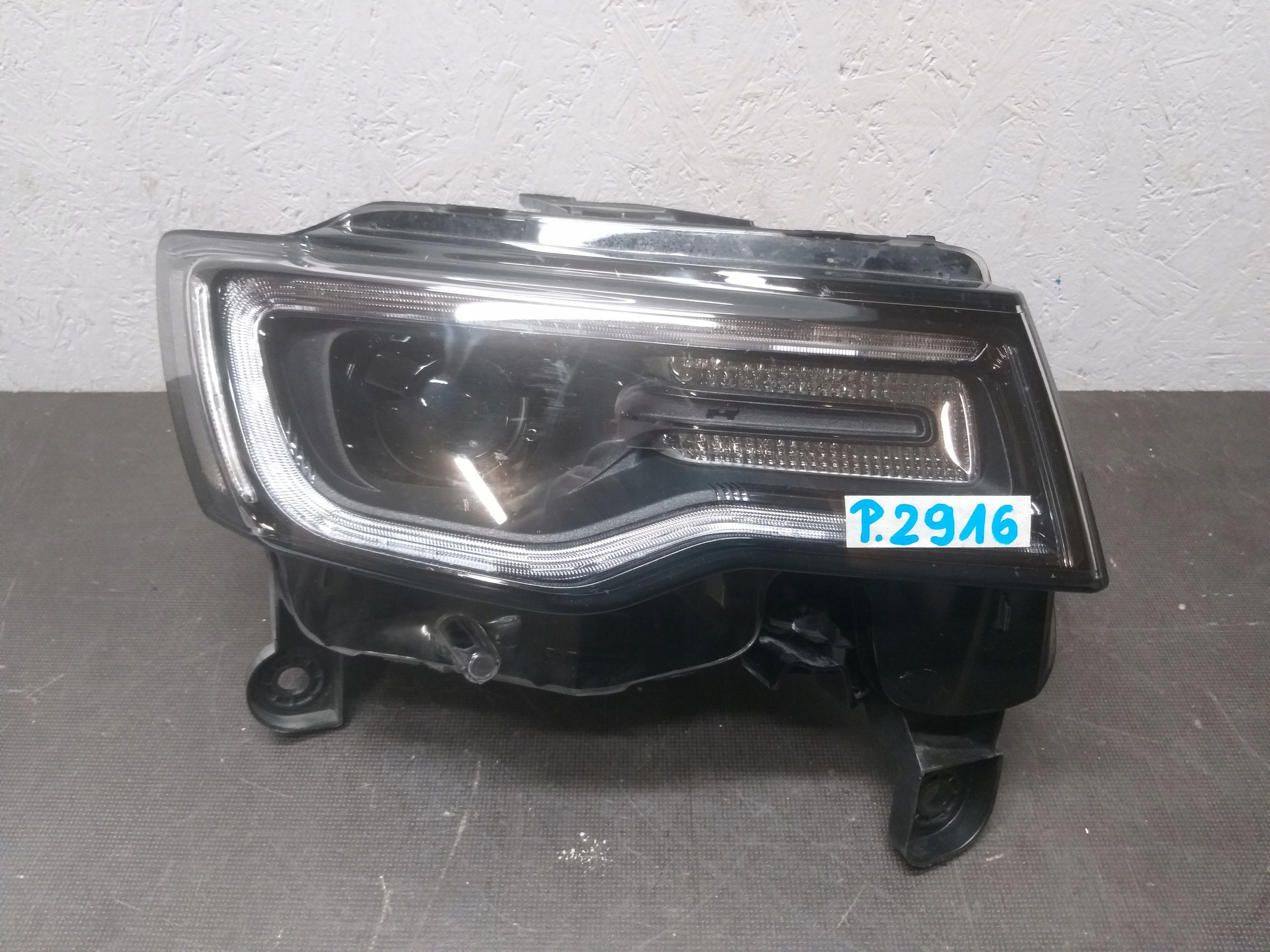 LIGHT FRONT RIGHT JEEP GRAND CHEROKEE WK2 XENON LED LIFT 17