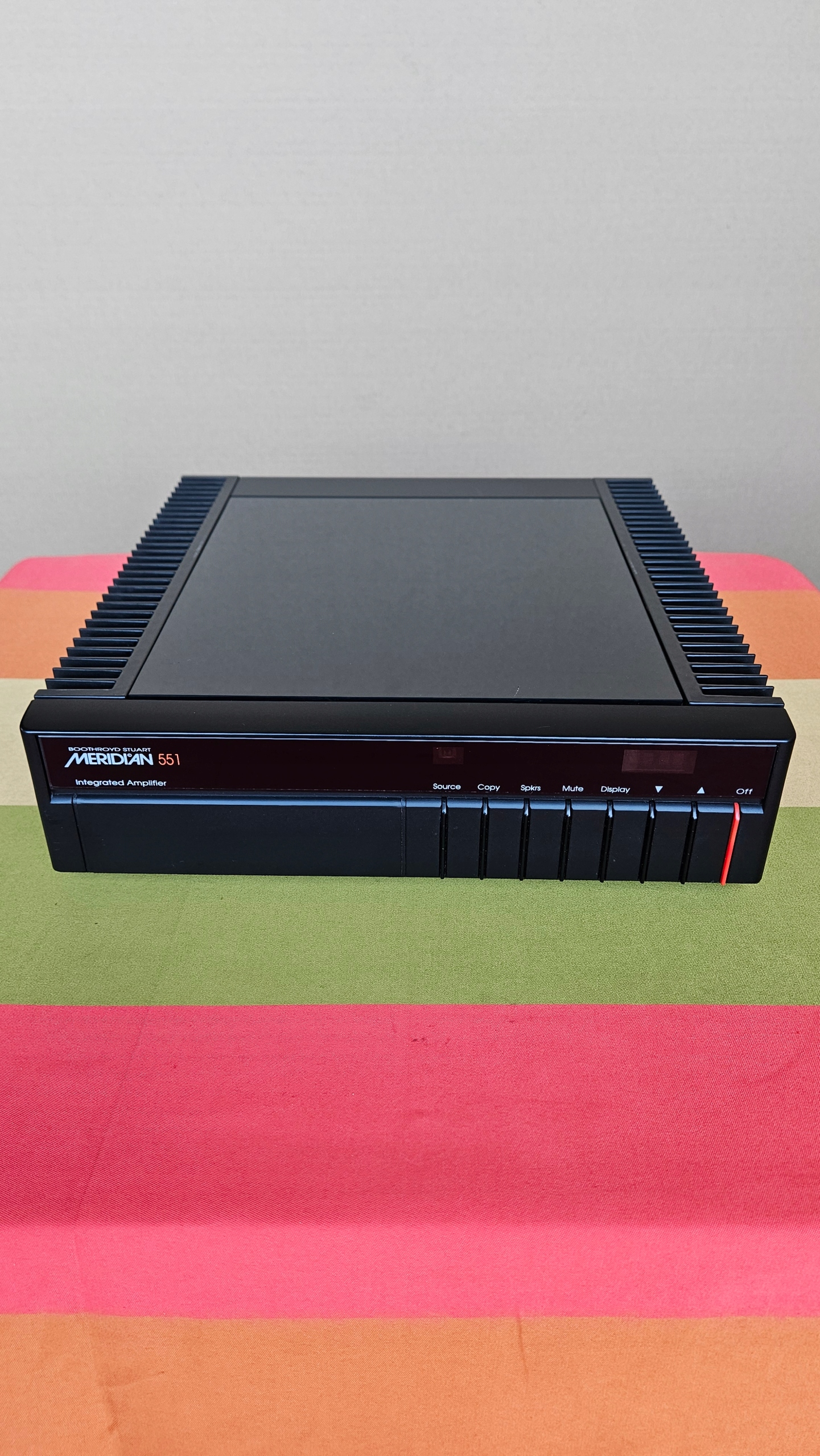 Meridian 551 супер стерео усилитель