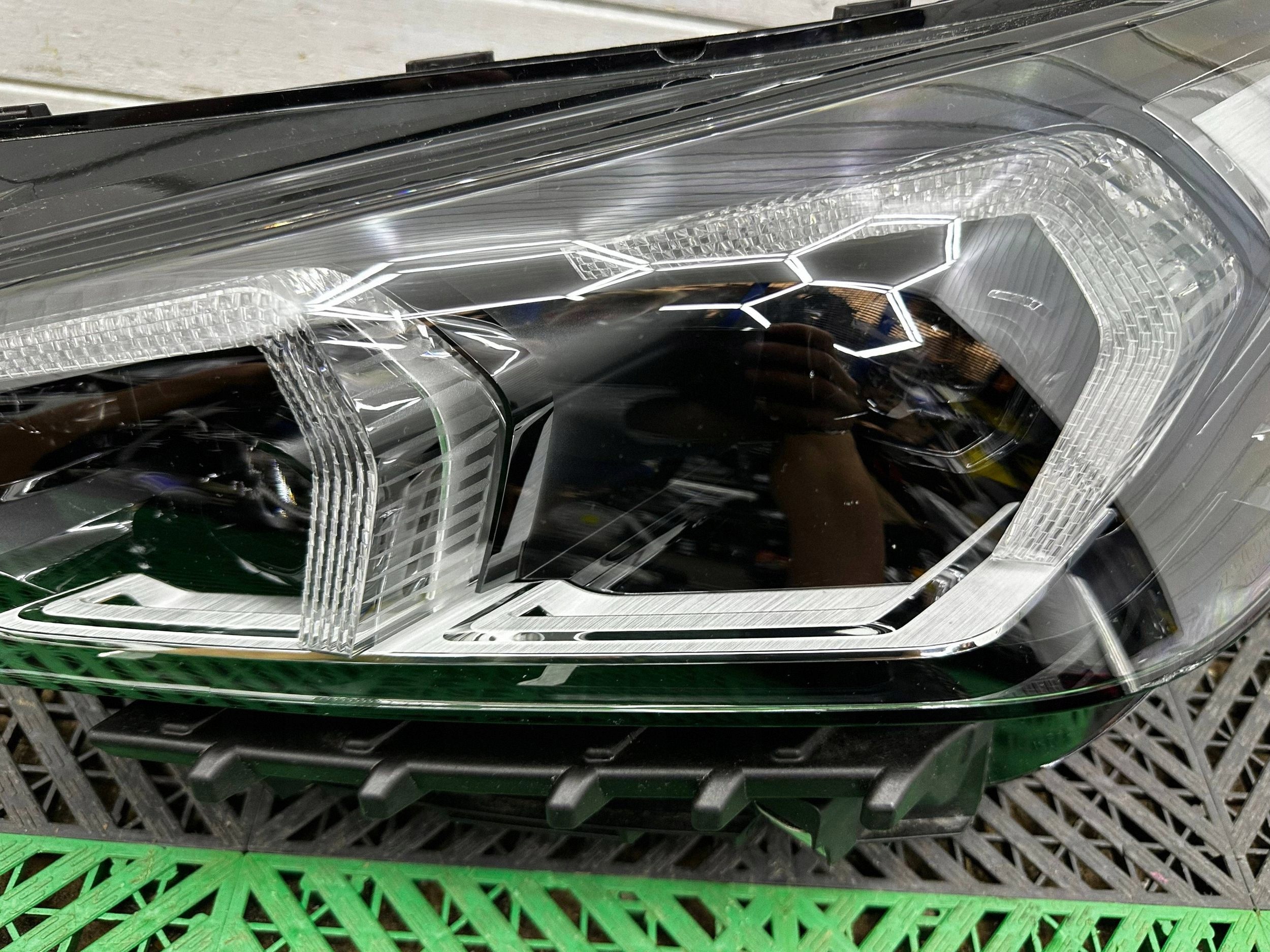 light front side left BMW X1 U11 5A9A227