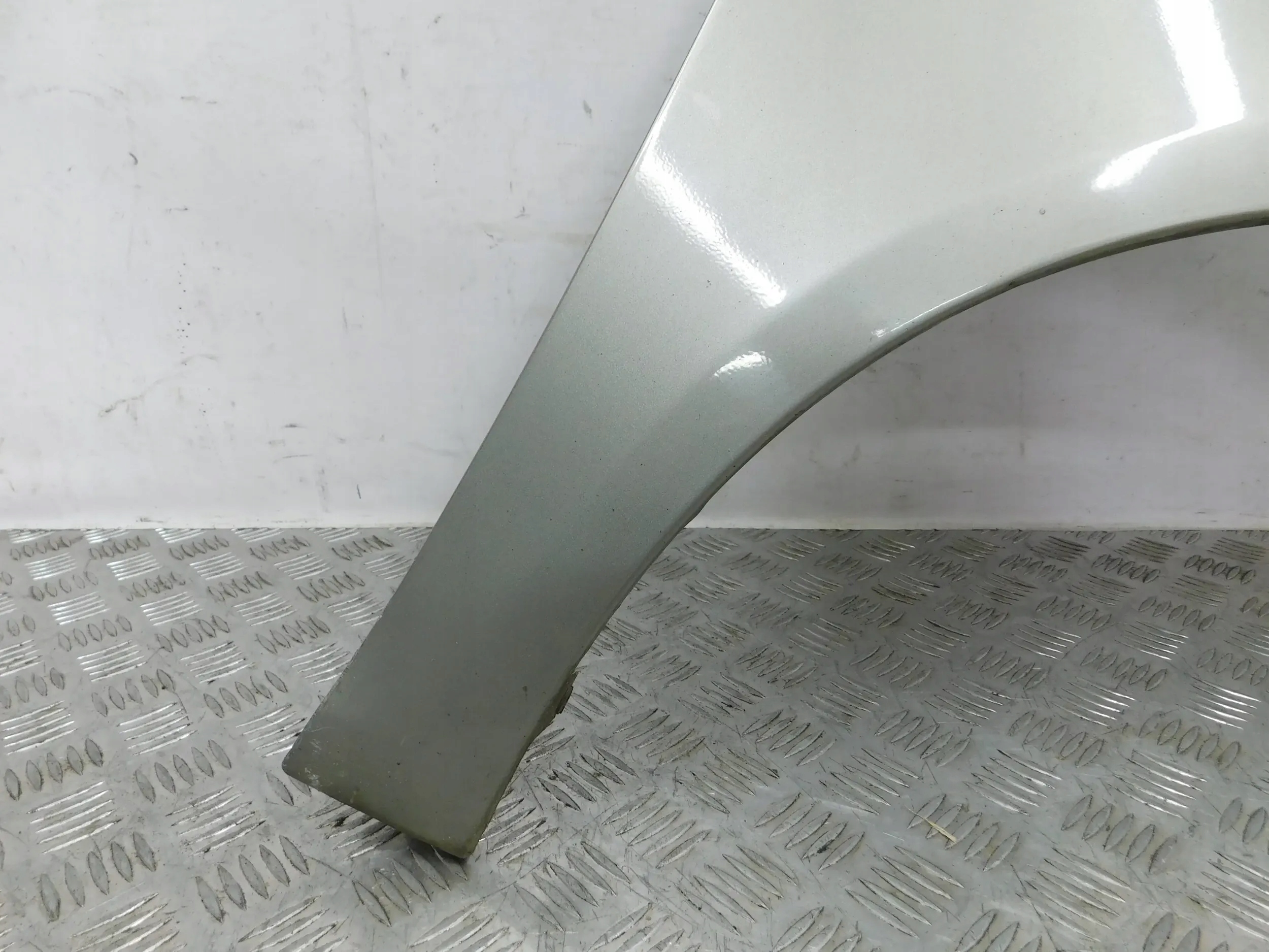 fender front front right SKODA FABIA II ROOMSTER