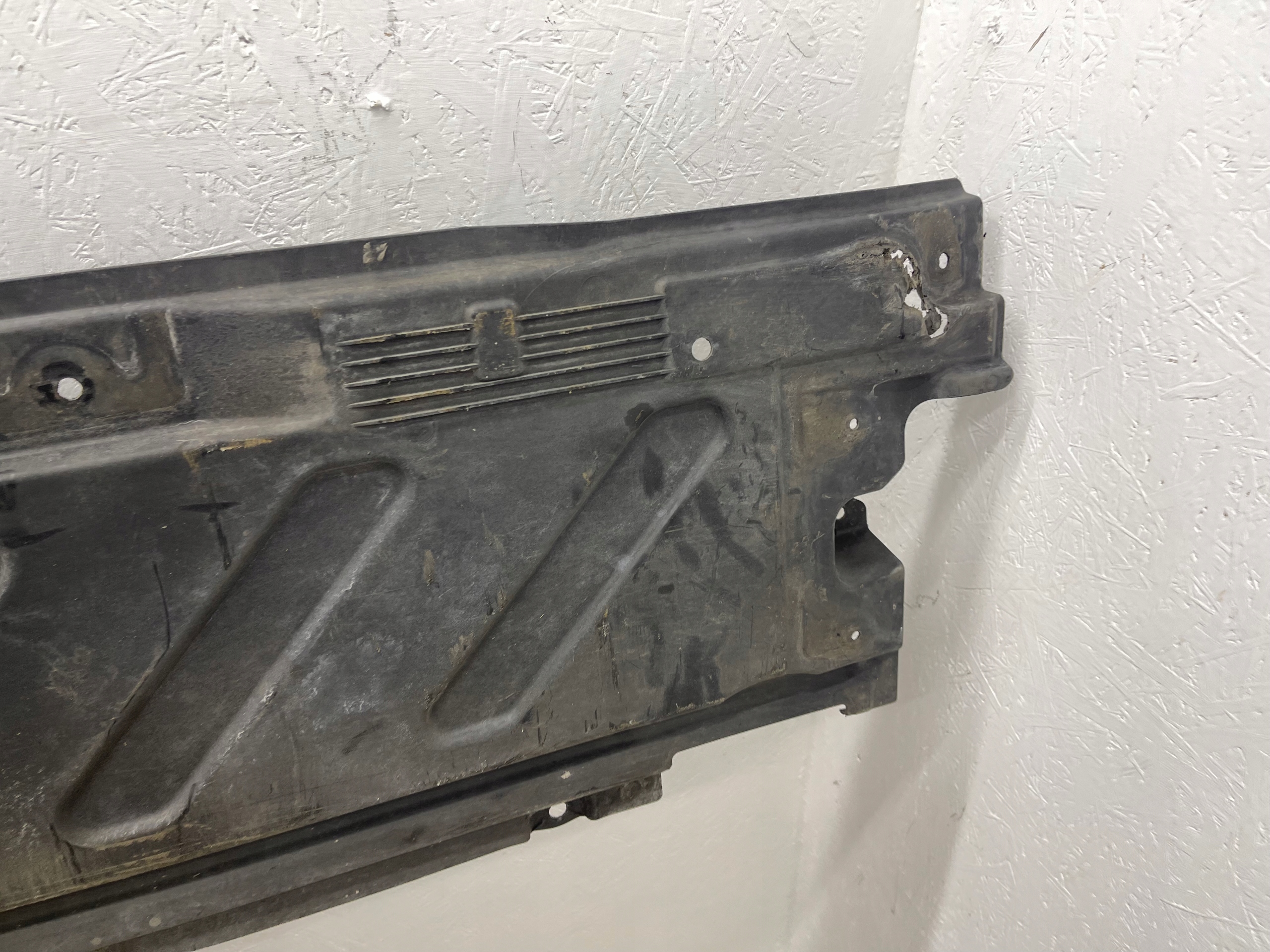 cover chassis left A2136803906 MERCEDES W213