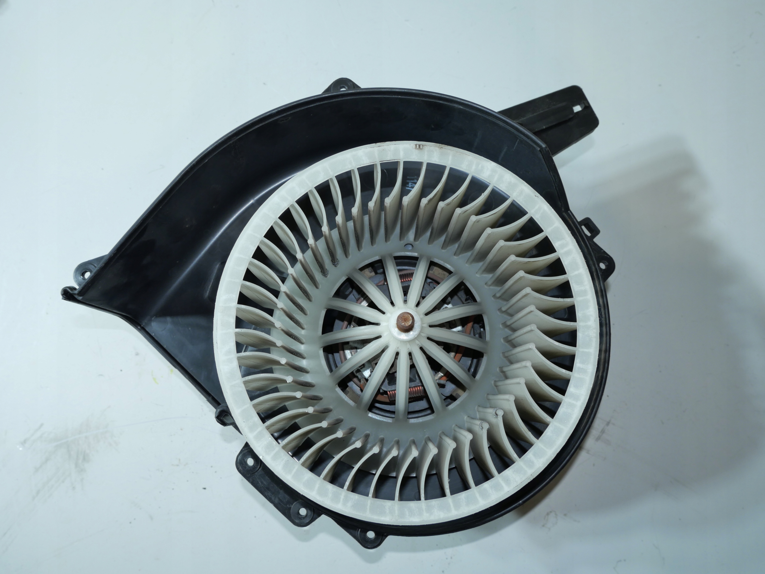 Lüfter DMUCHAWA VW POLO 9N 6Q1819015G