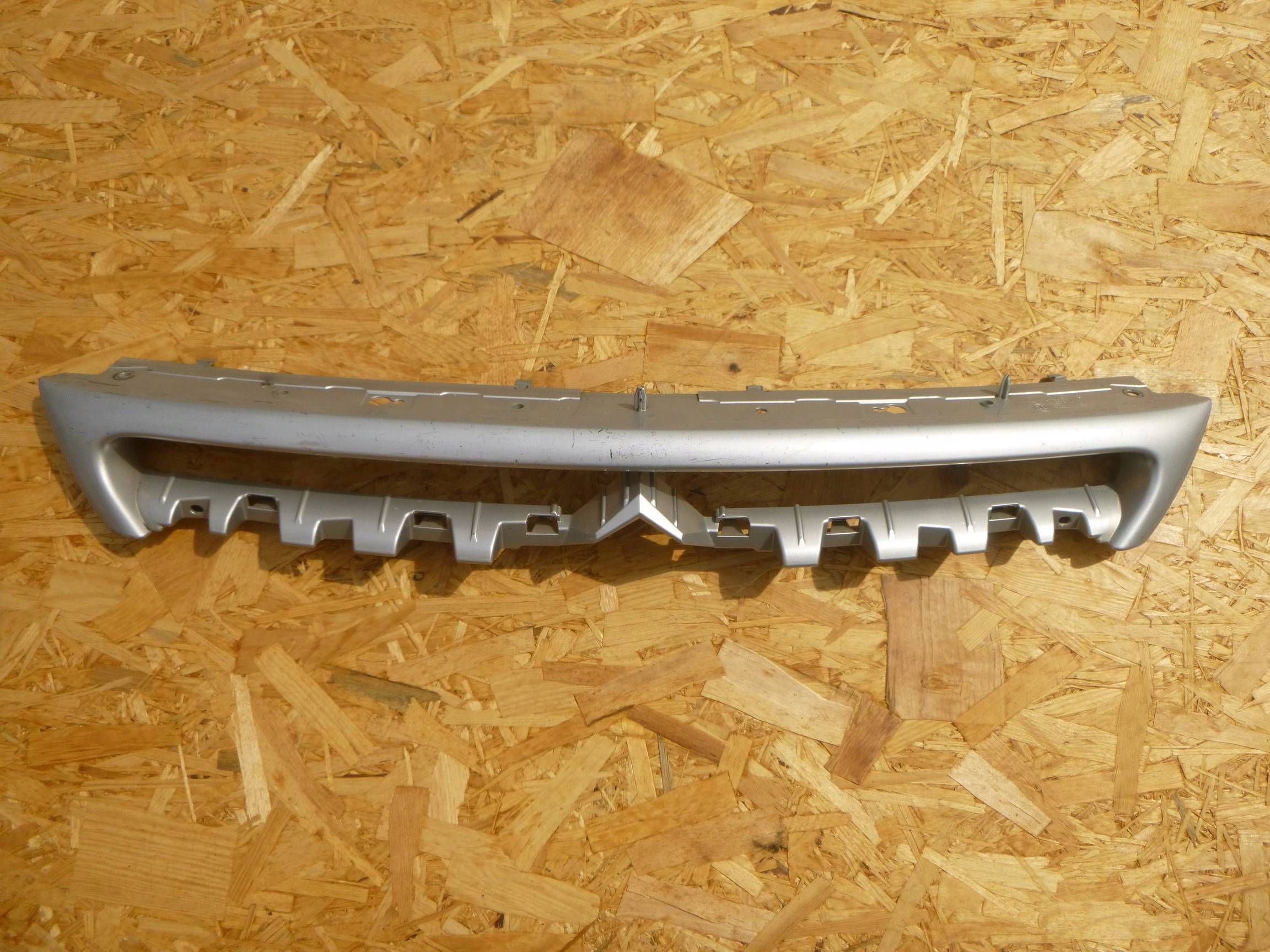 CITROEN C8 решетка радиатора 1484193077