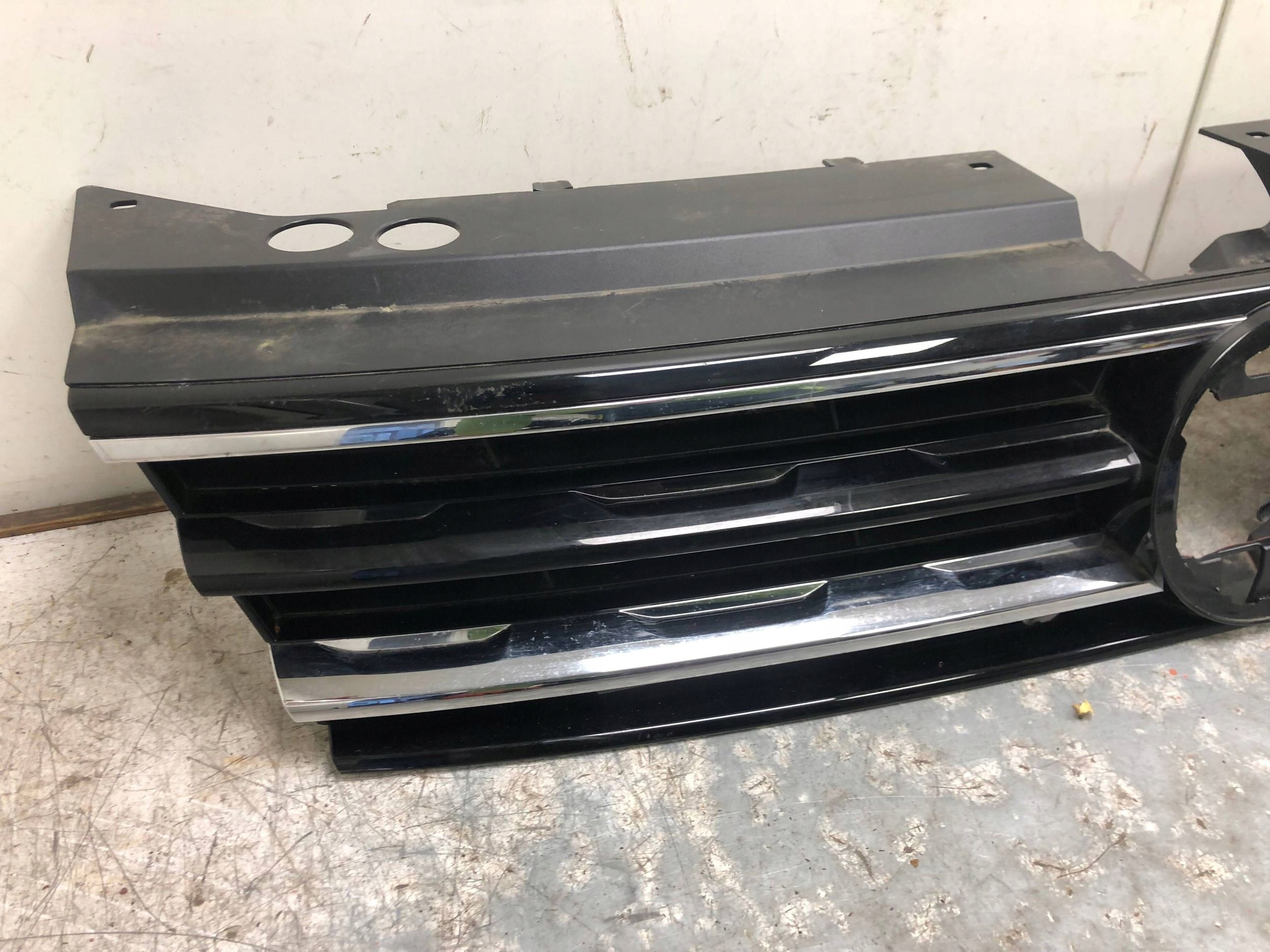 Grill Grill VW TIGUAN II 5NA