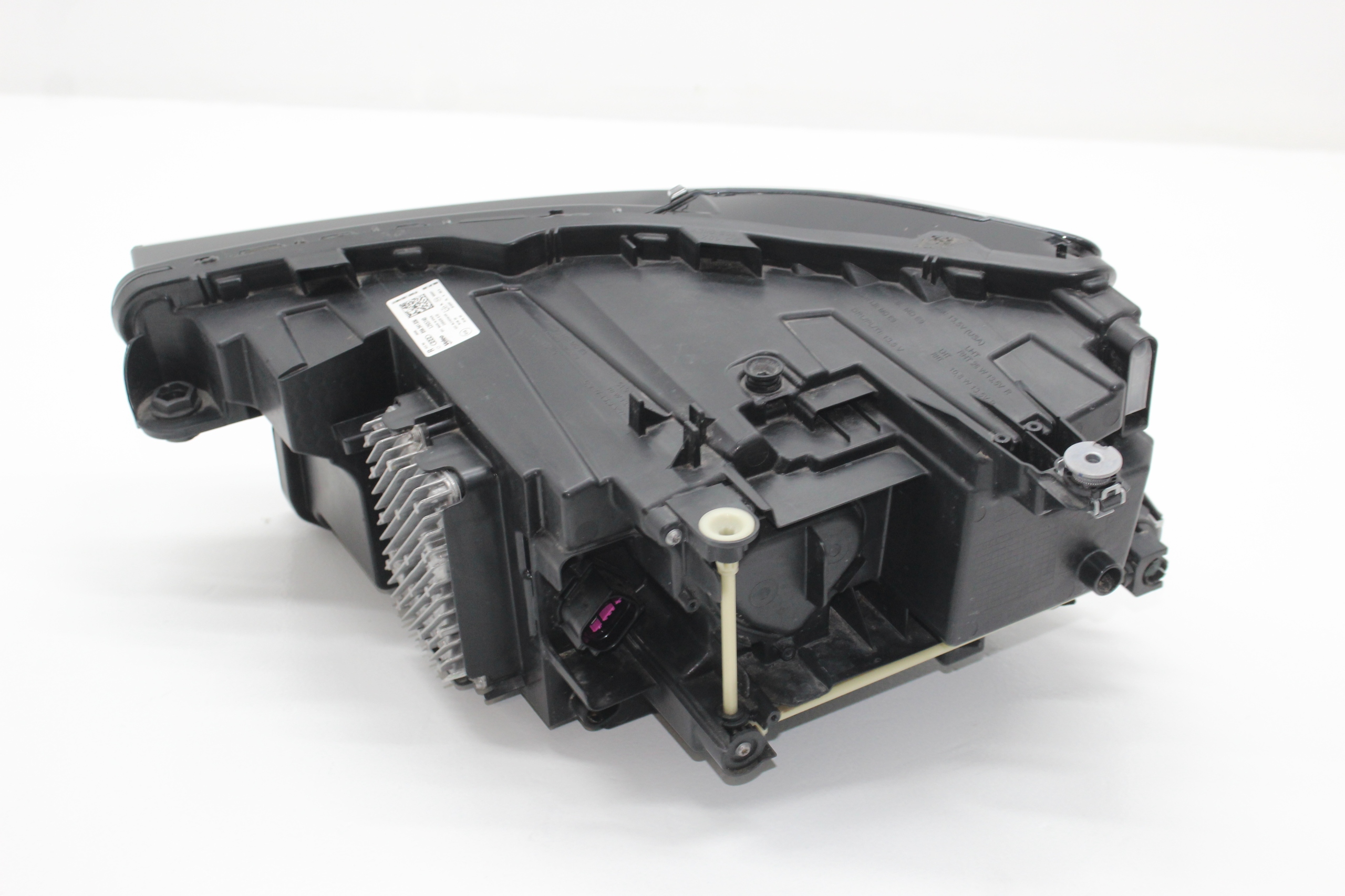 AUDI Q4 E-TRON LAMPA PRZÓD PRAWA MATRIX 89A941036 Producent części Audi OE