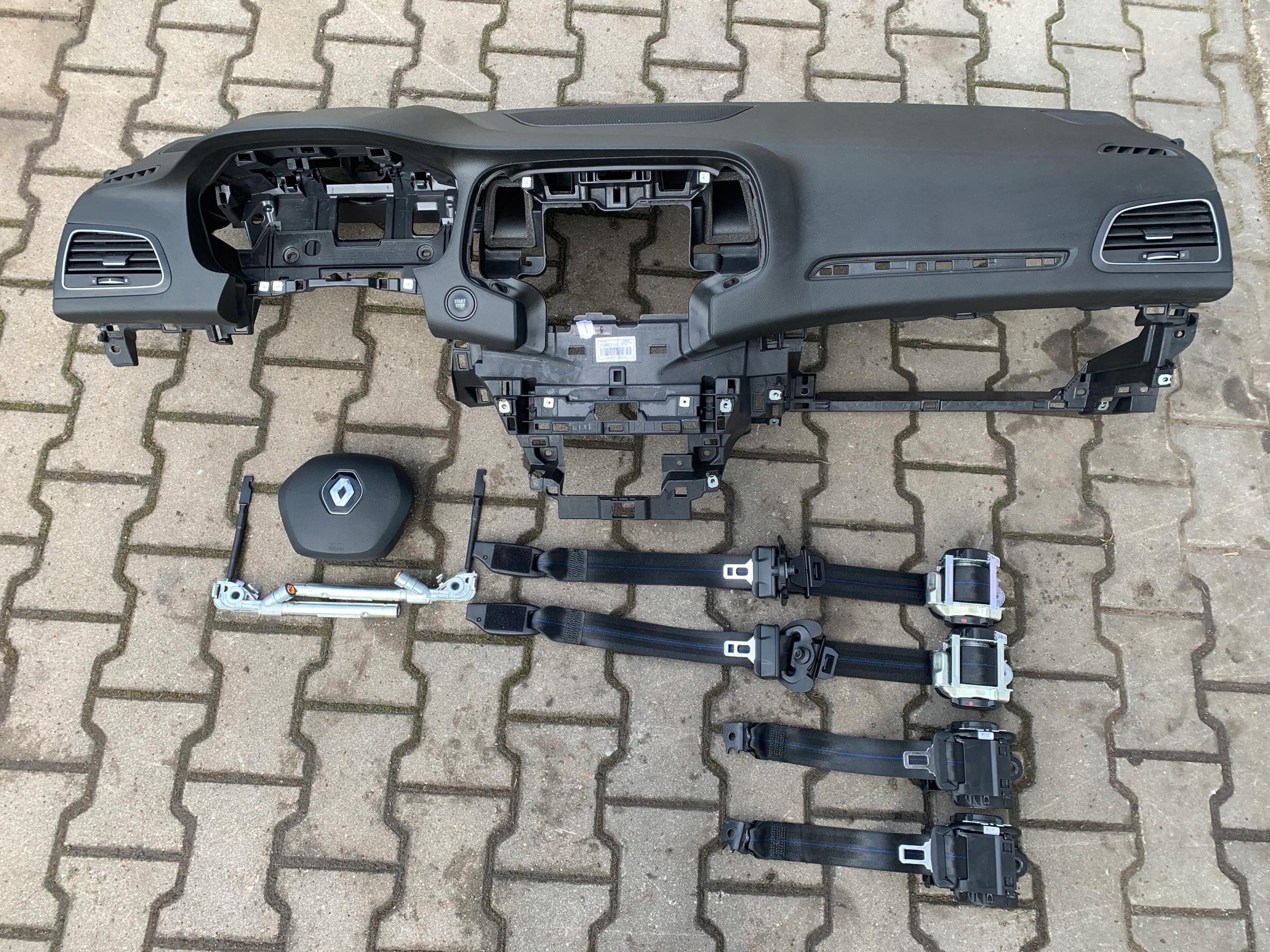 RENAULT MEGANE IV DESKA ROZDZIELCZA KONSOLA PASY 4x KOMPLET ORYGINAŁ