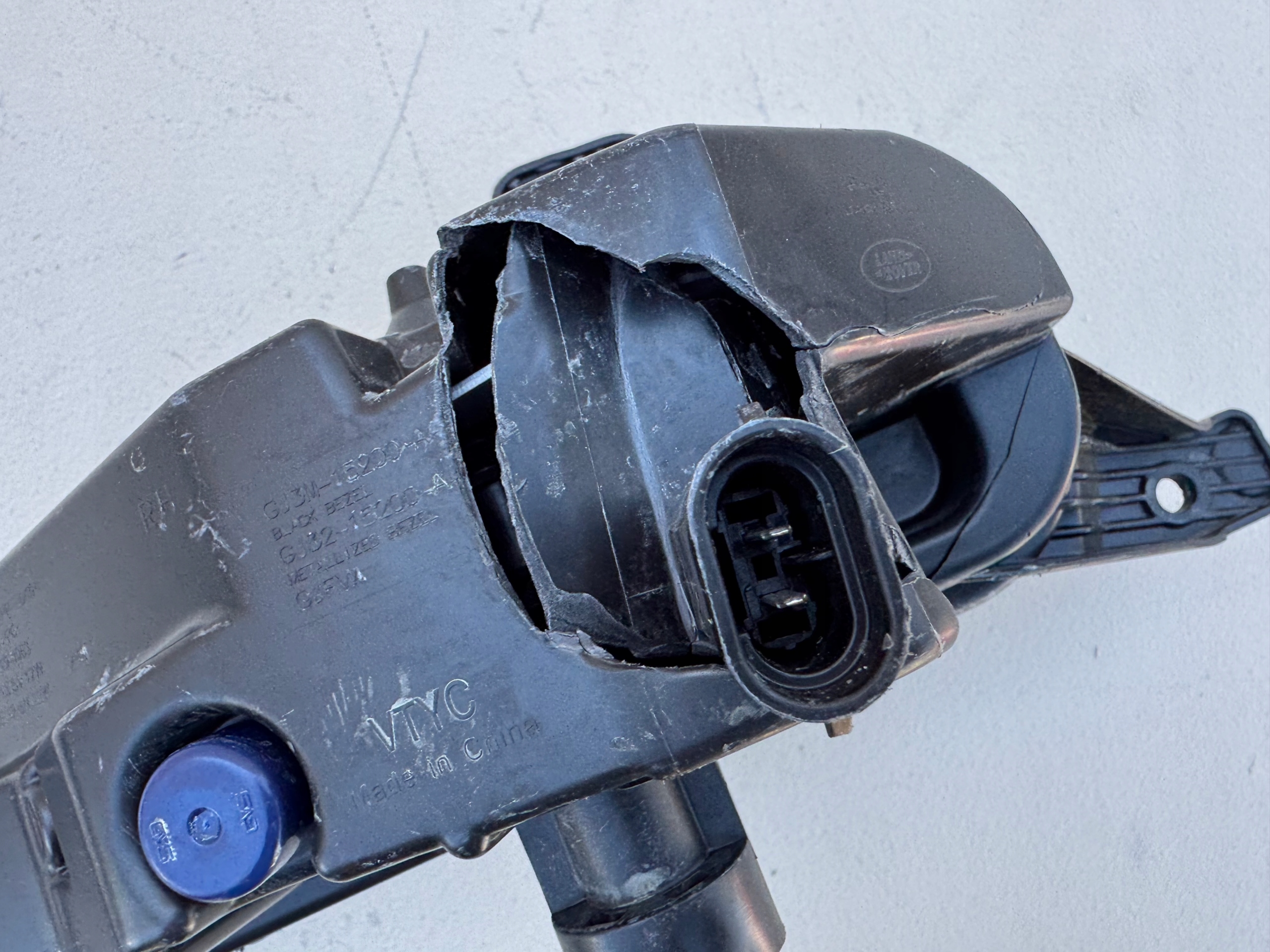 Range Rover Evoque РЕСТАЙЛИНГ 14-19R ГАЛОГЕН правый led перед GJ3M-15200-AA