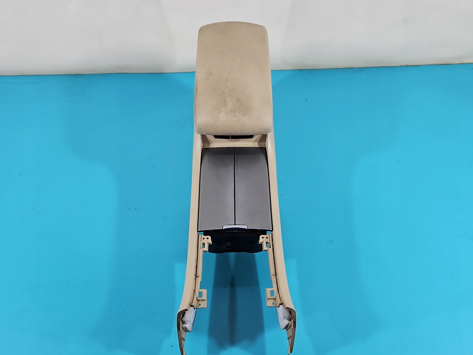 подлокотник тунель subaru TRIBECA 05-14 92174XA00A