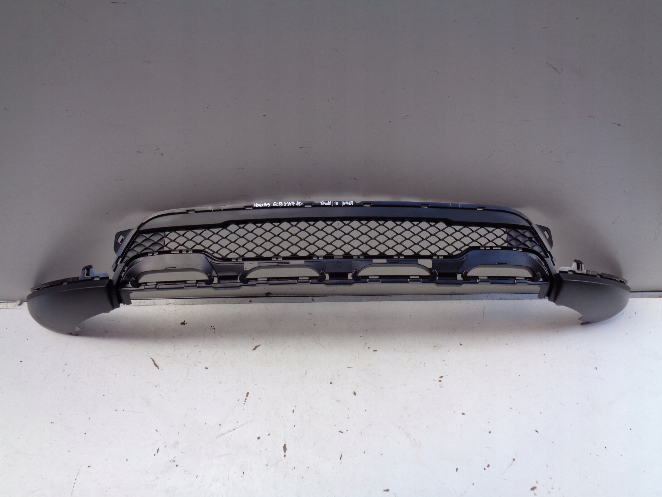 NOWA DOKŁADKA ZDERZAKA PRZEDNIA MERCEDES GLB W247 18-