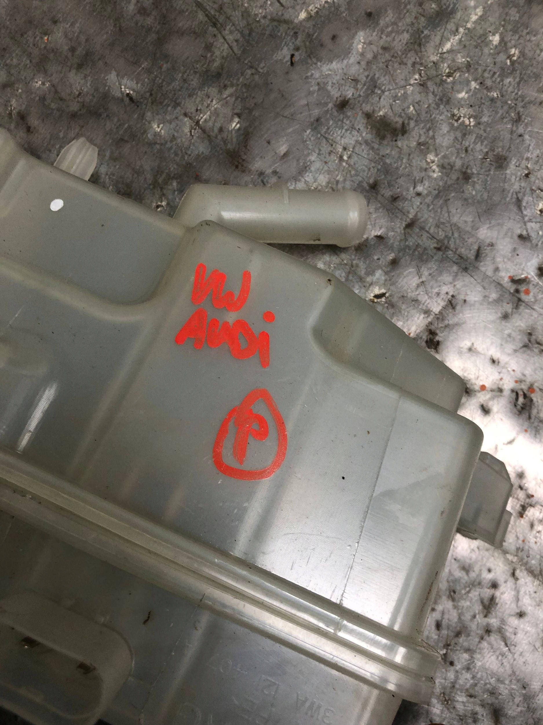 Réservoir eau VW SKODA AUDI 3WA121407A