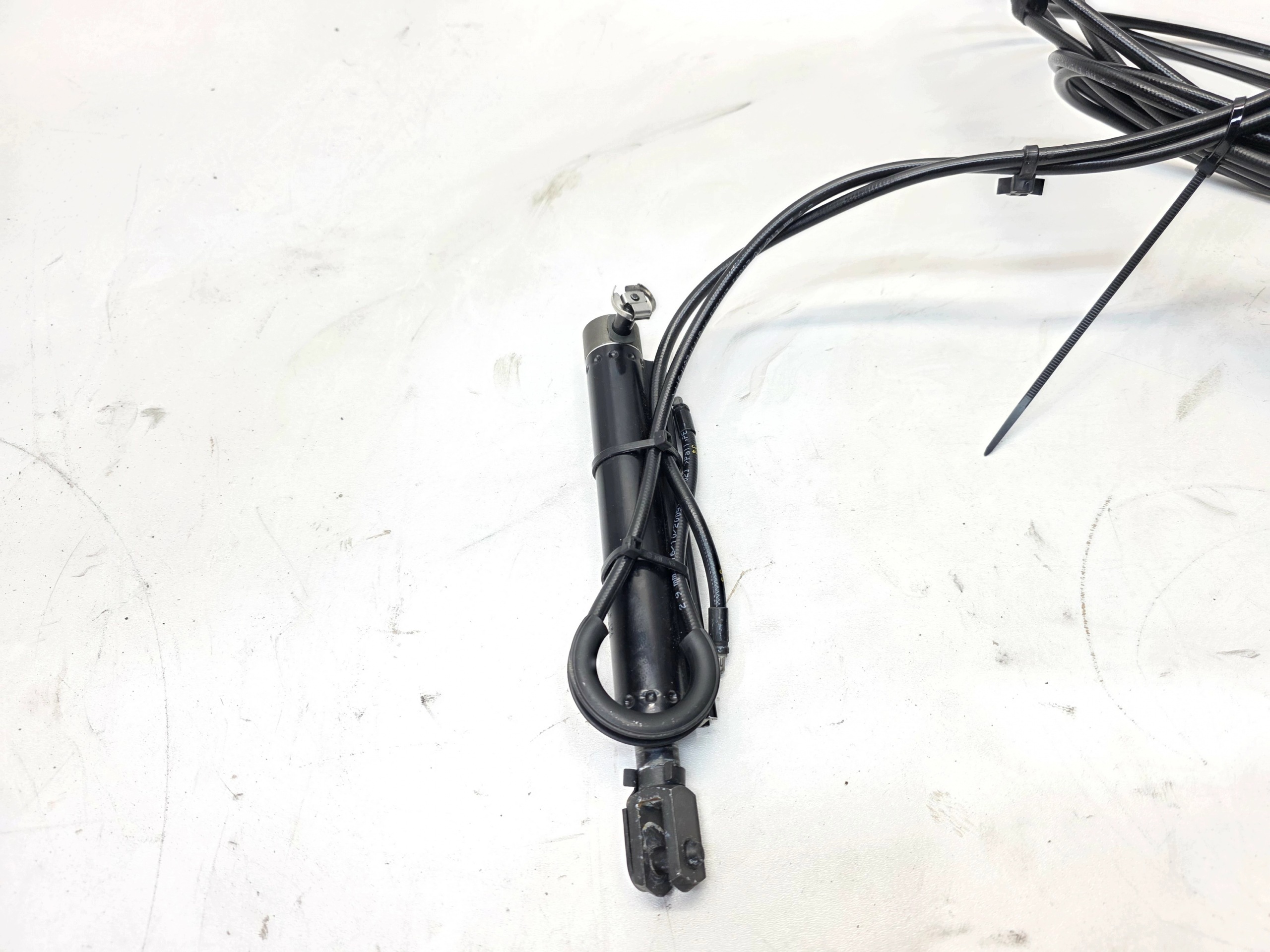 válec hydraulický teleskop střechy pravý AUDI A5 8F CABRIO 8F0871605