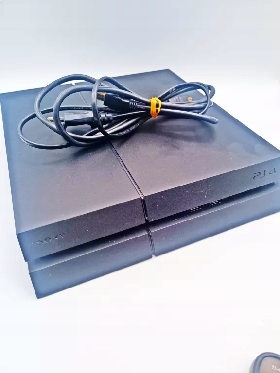 Ps4 1tb, Używane, 1 w Konsole - Sony PlayStation 4 (PS4 Ps4 1tb, Używane, 1 w Konsole - Sony PlayStation 4 (PS4