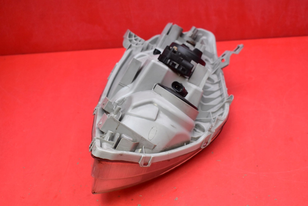 REFLEKTOR left light front EU TOYOTA COROLLA E12 01-06