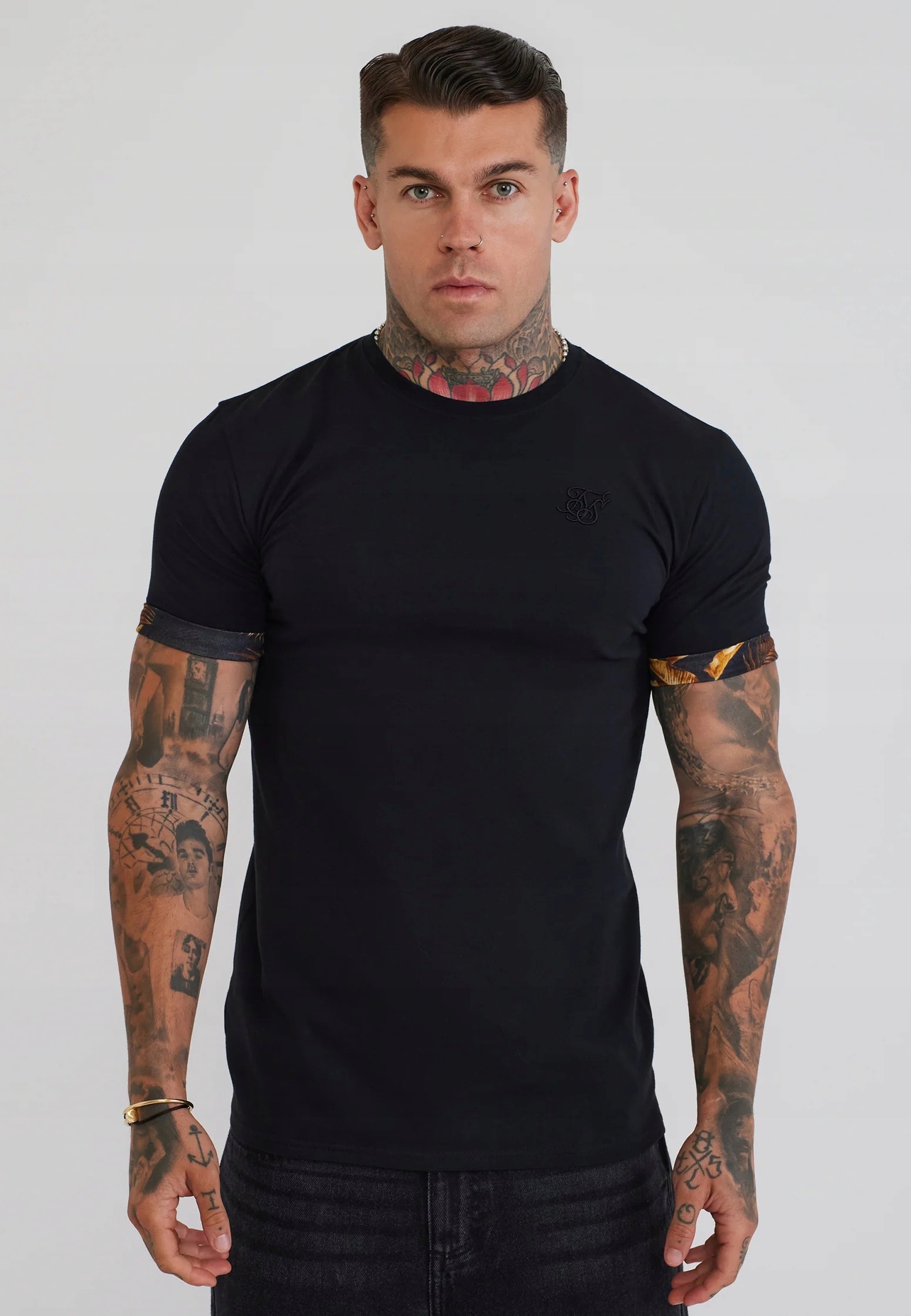 SikSilk Pánské tričko černé SS-29497 Roll Sleeve T-Shirt velikost L Premium