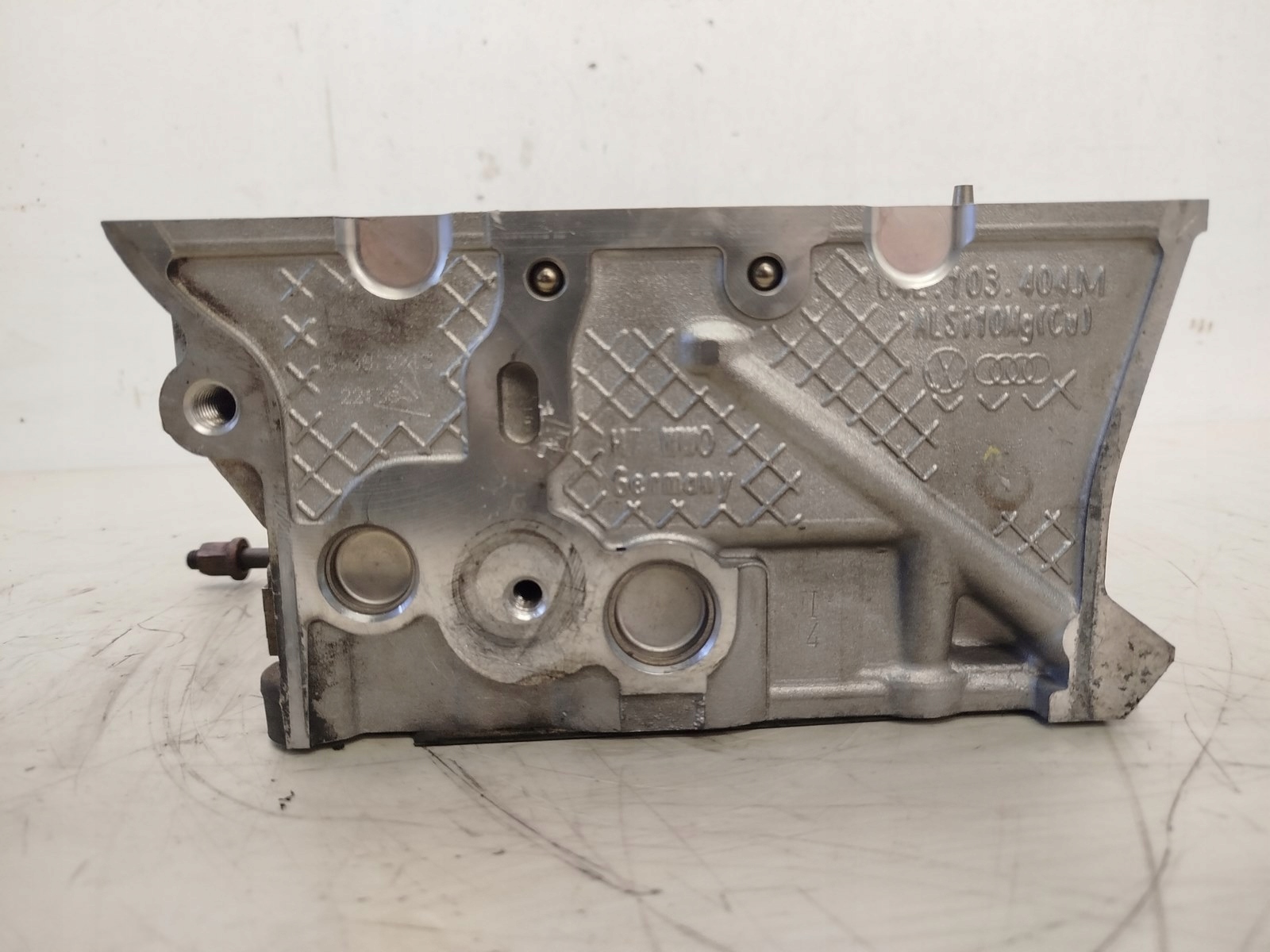 head. of the engine VWAG 04E103404M 1.4 TSI CPT