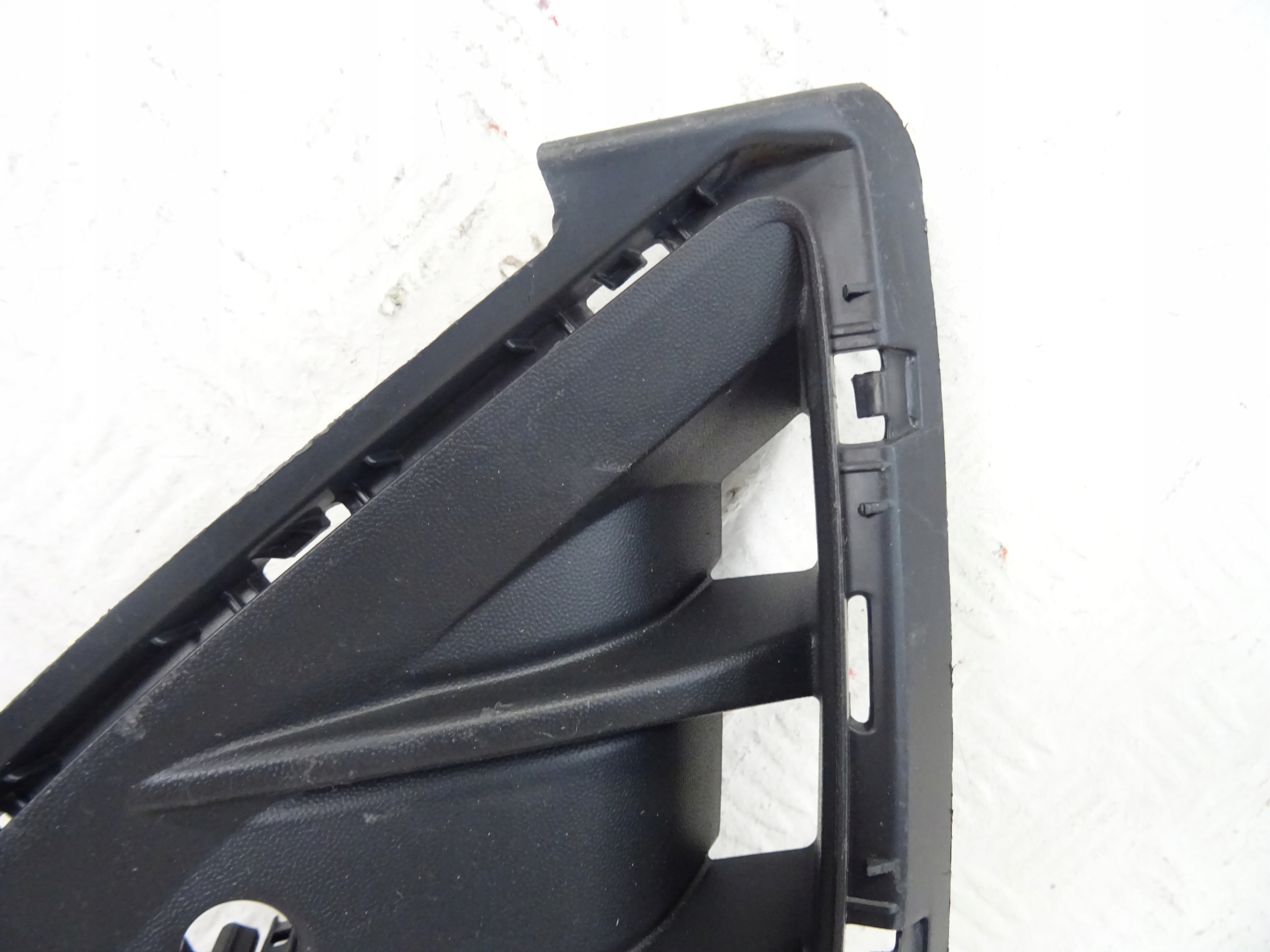 grid of a bumper front front right VW ID4 ID 4 11A807820