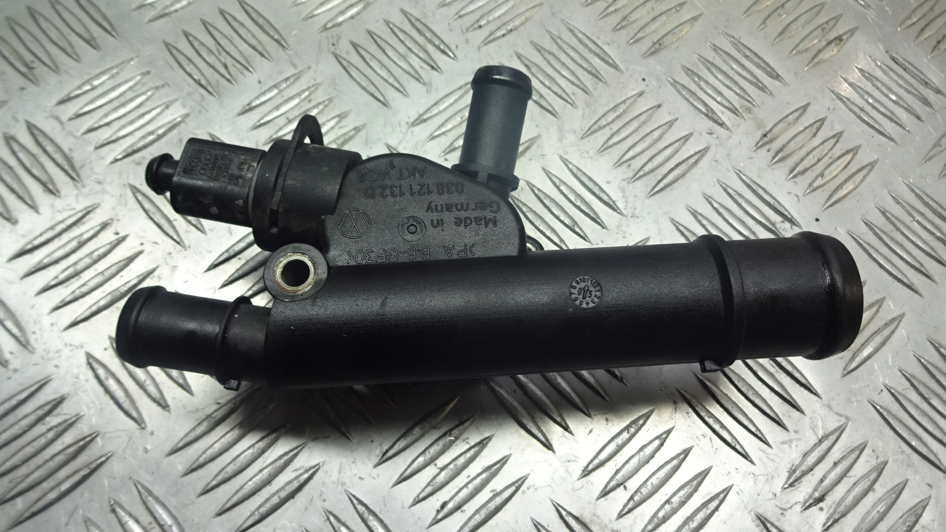 OBUDOWA TERMOSTATU SKODA FABIA I 1.9TDI 038121132D Typ samochodu Samochody osobowe