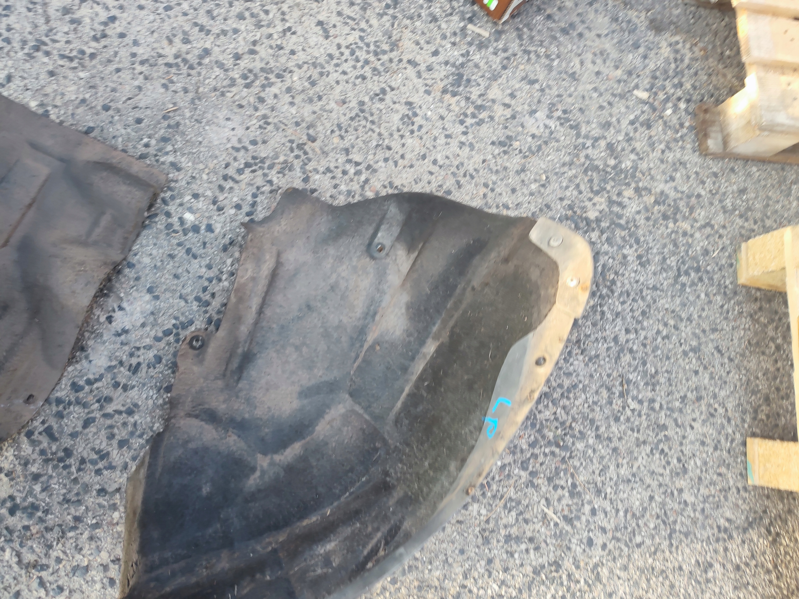 mudguard left front left front Volvo S60