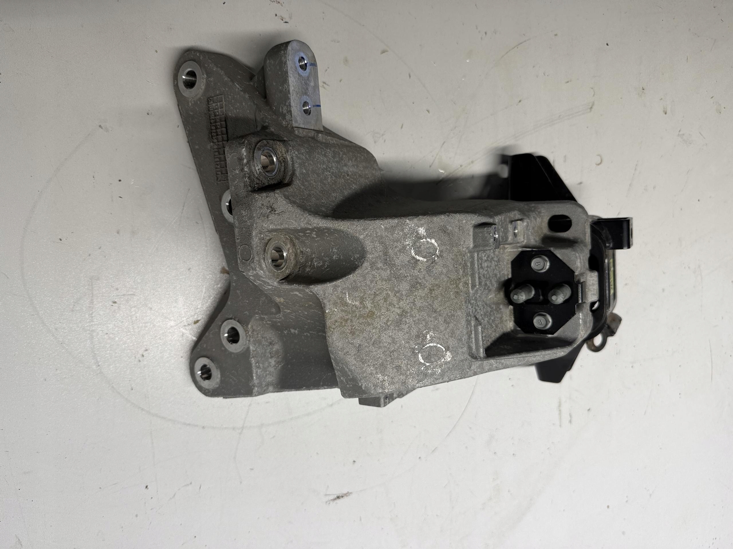 gearbox mounting right HYUNDAI KONA EV electrical 21870-K4000 2018