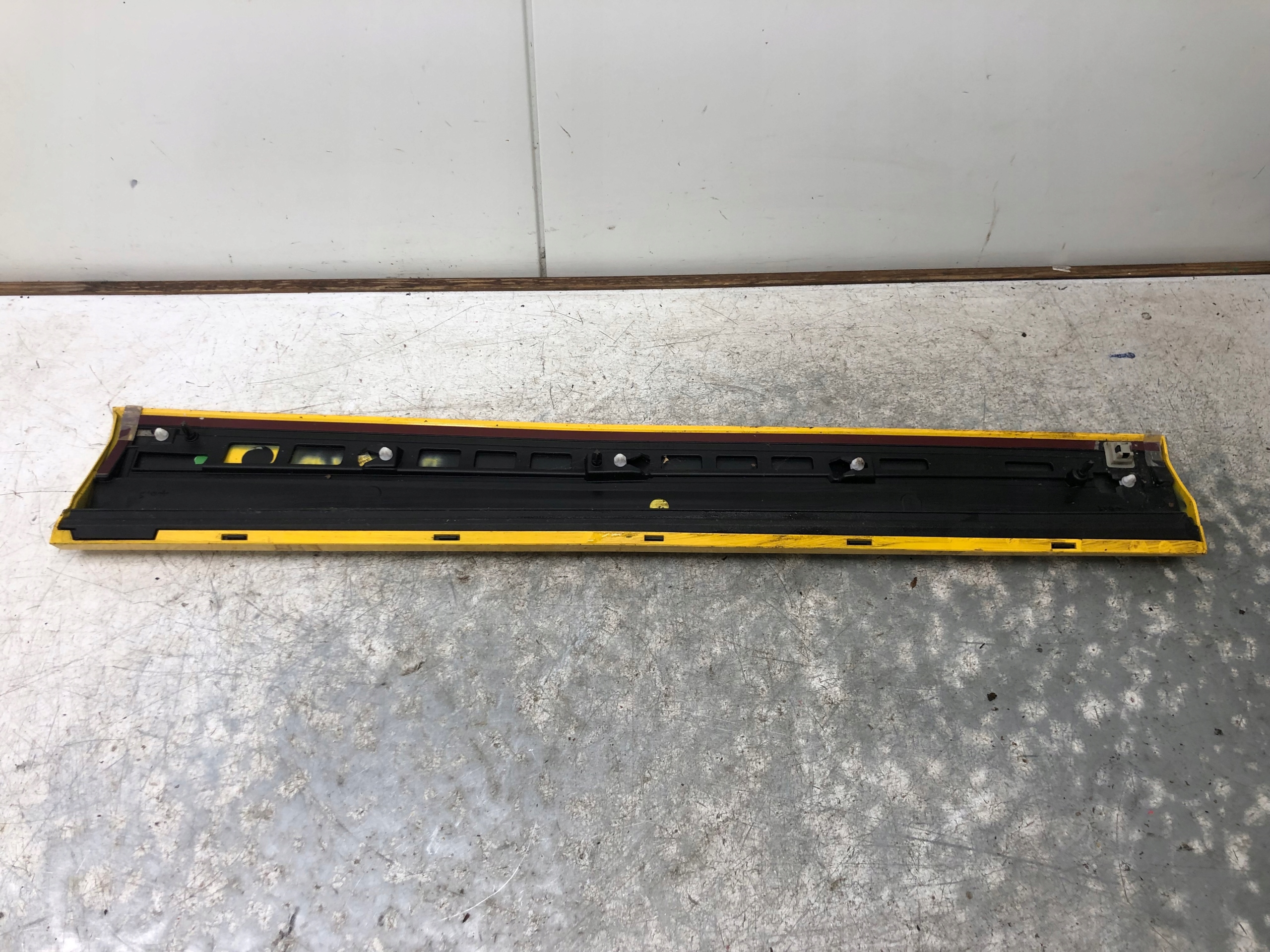 moulding door left front AUDI Q2 81A853959B