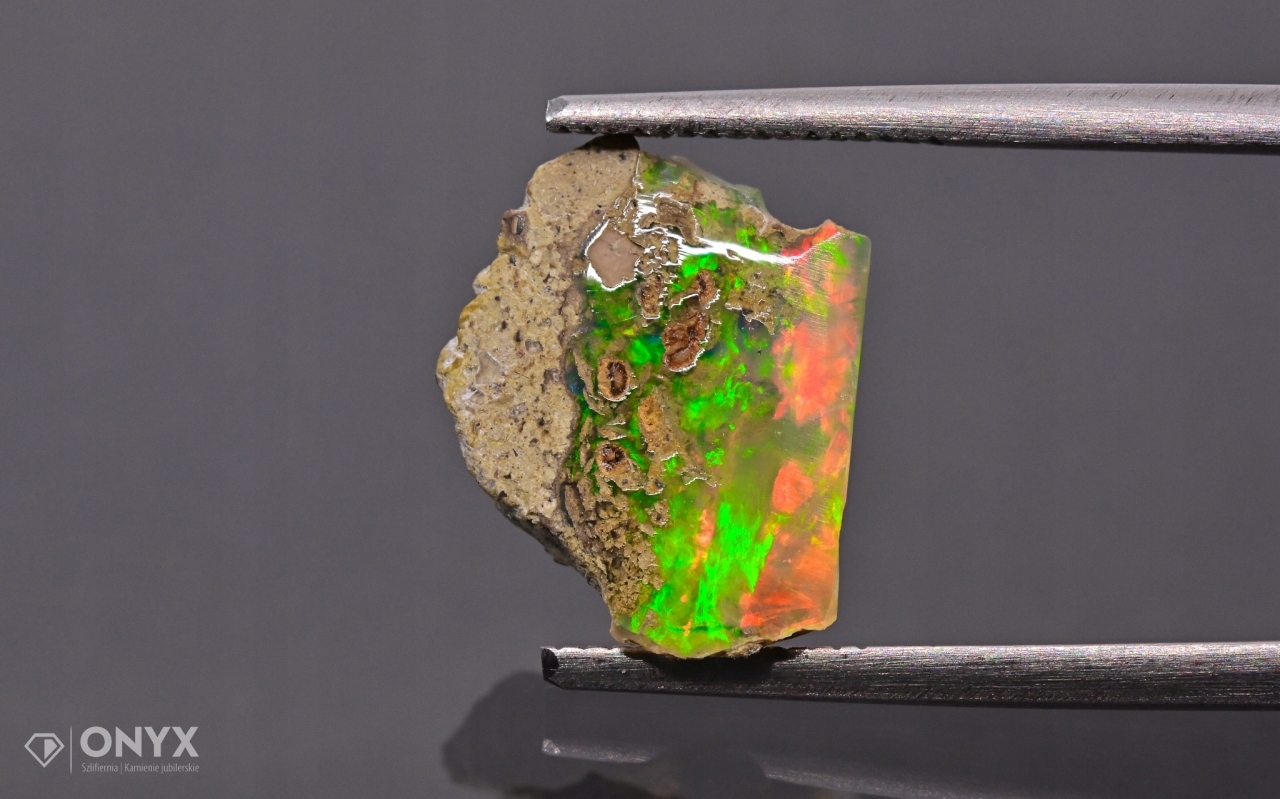 Opal z Etiopie hrudky 12,5x10,5 mm