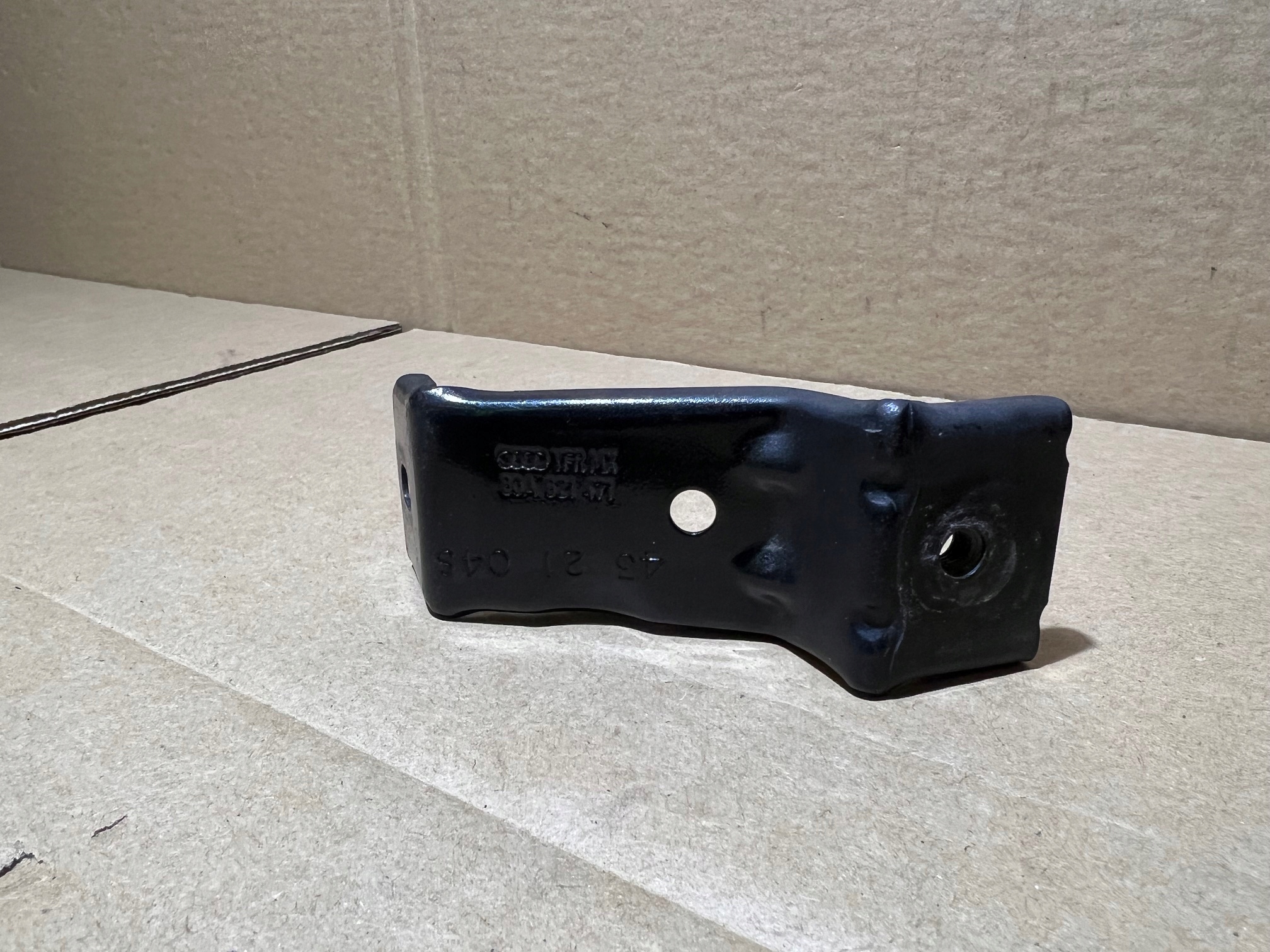 AUDI Q5 80A console holder of a fender left front 80A821471