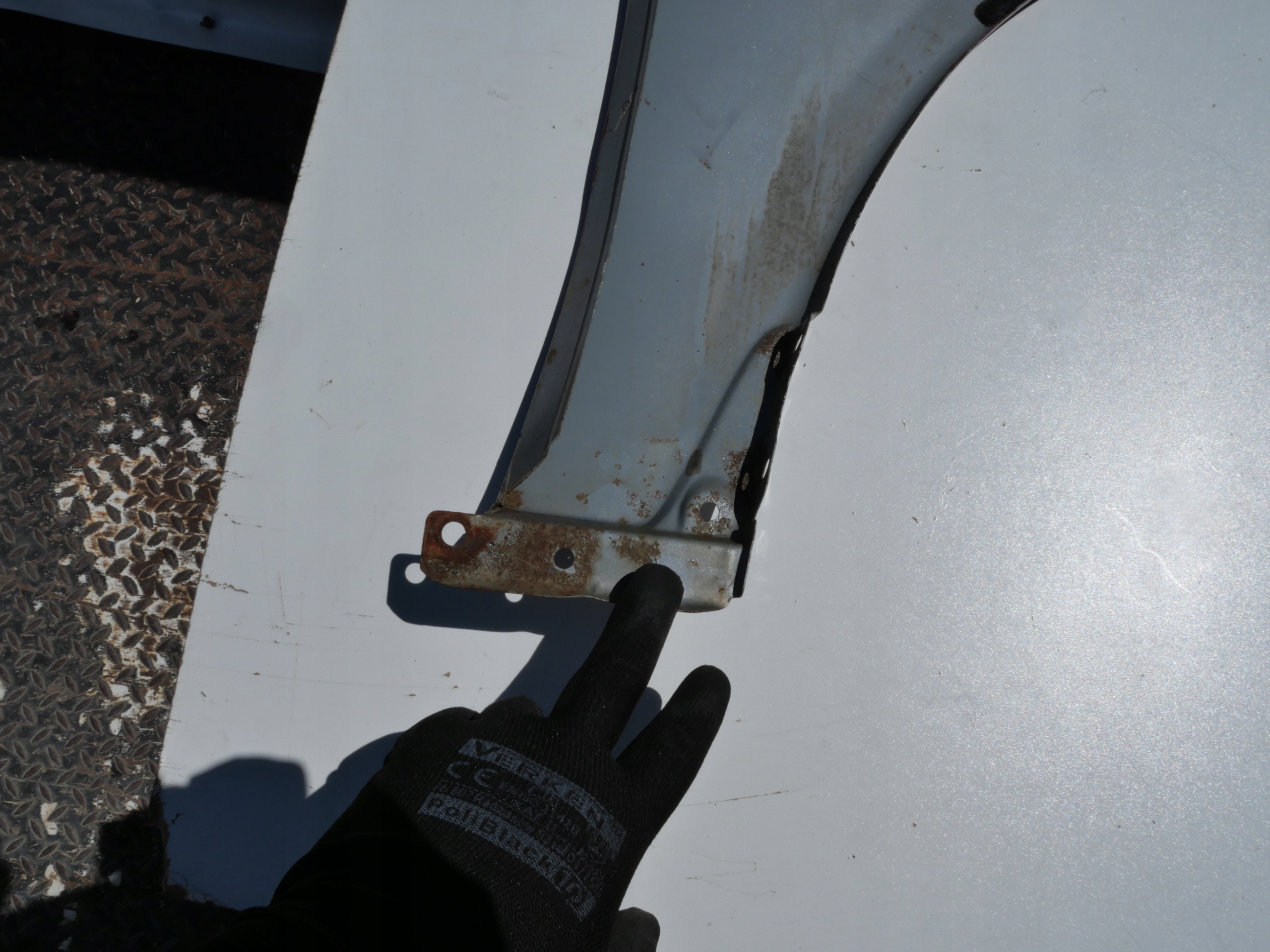 fender front front left MITSUBISHI GALANT