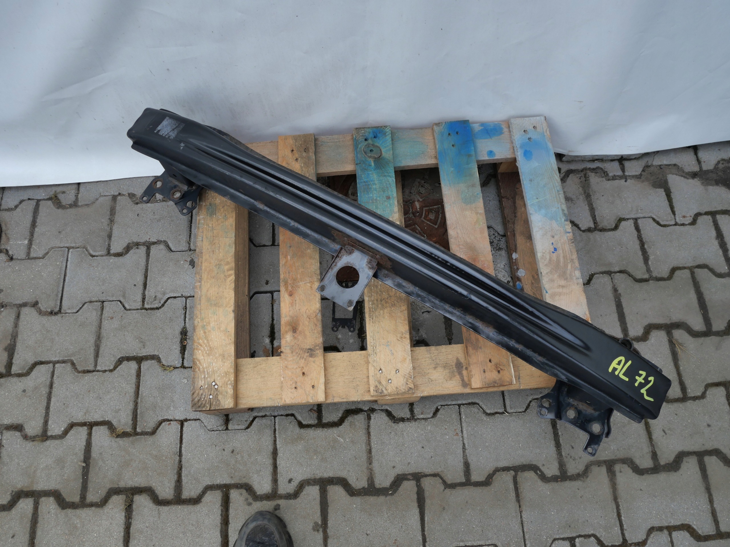 bumper support front VW GOLF V 1K0807582