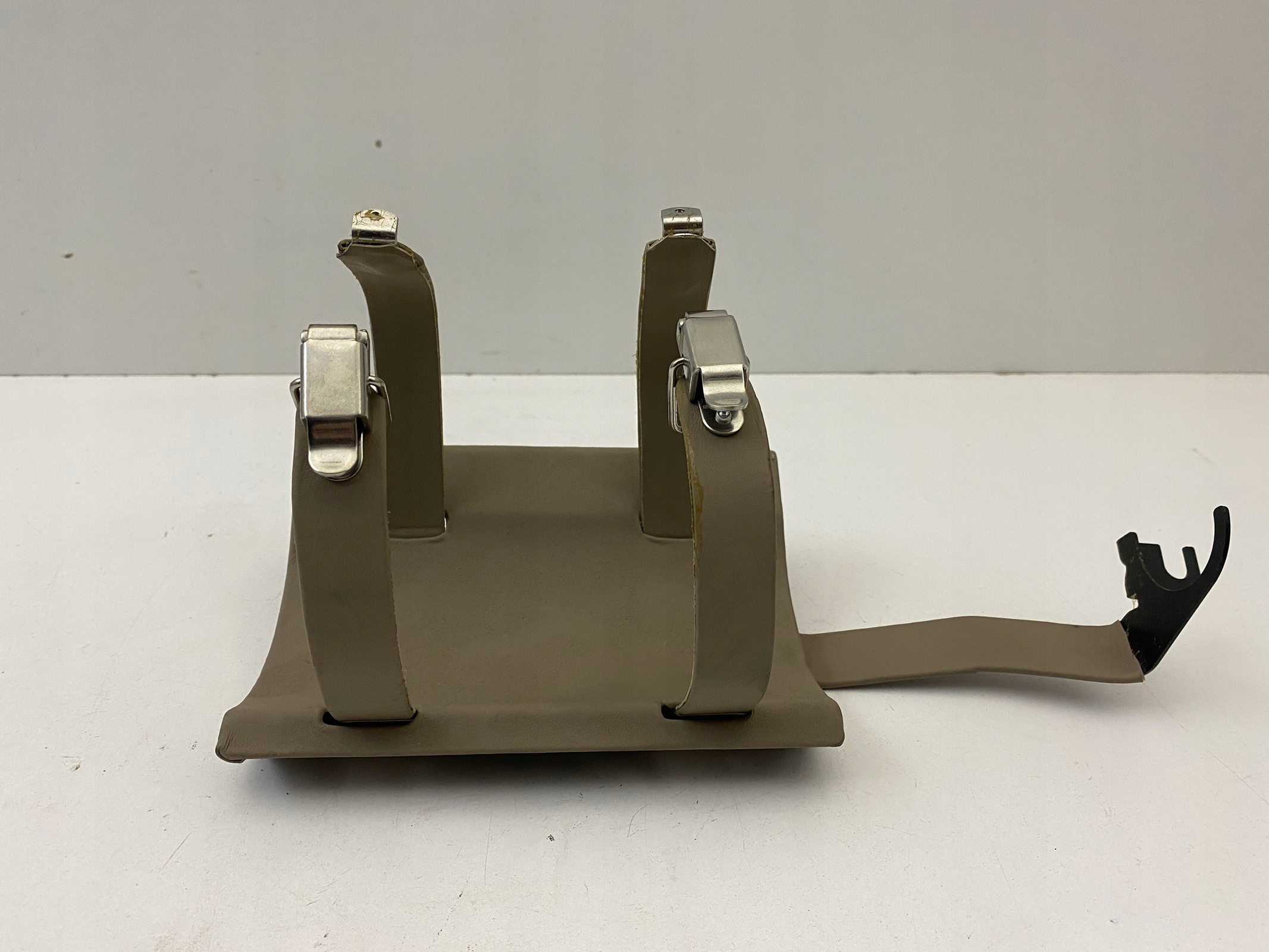 83758700 - FERRARI 458 488 CALIFORNIA ДЕРЖАТЕЛЬ ОГНЕТУШИТЕЛЯ