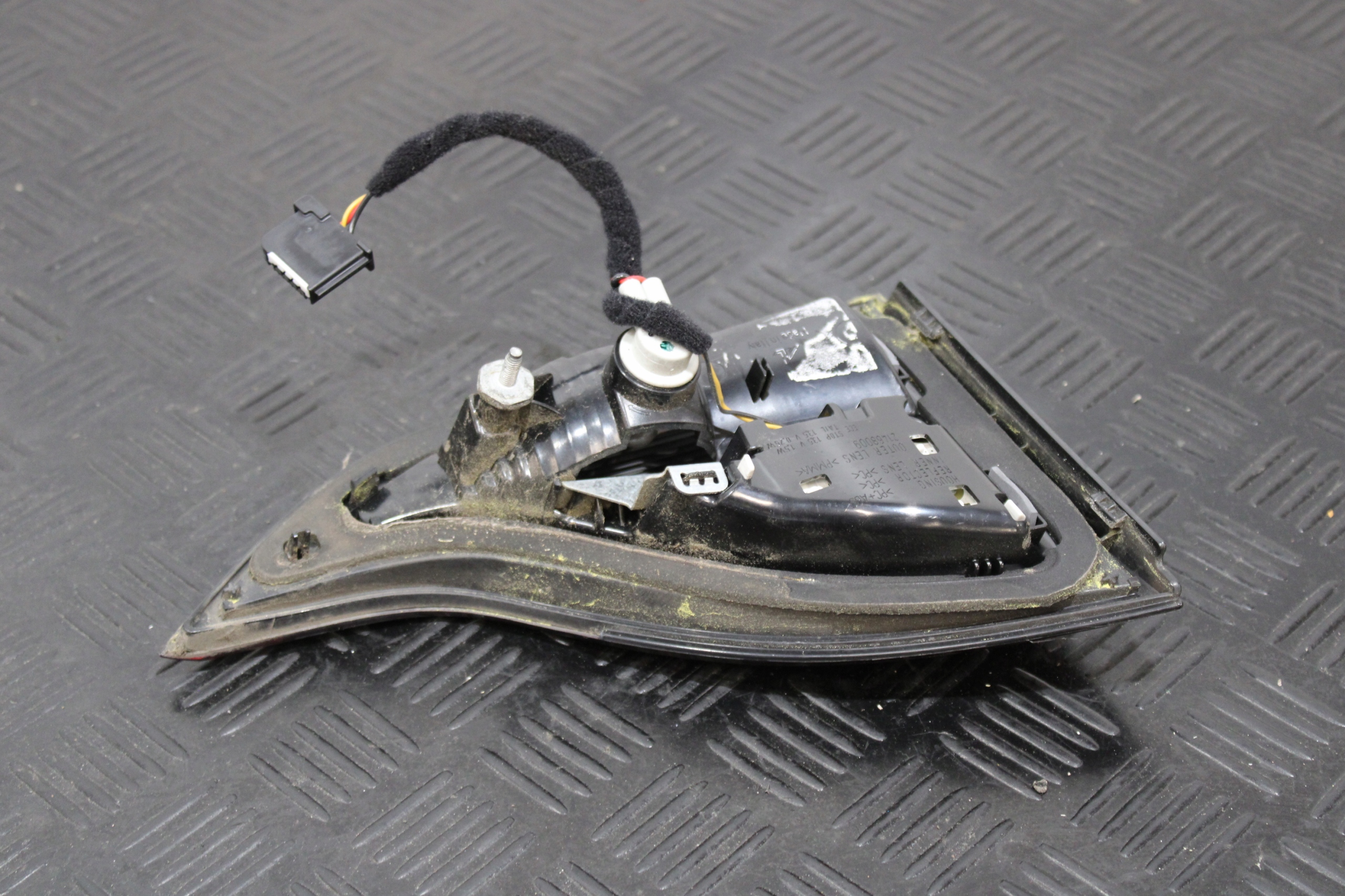 light bonnet right rear part right rear 13292359 OPEL ZAFIRA C