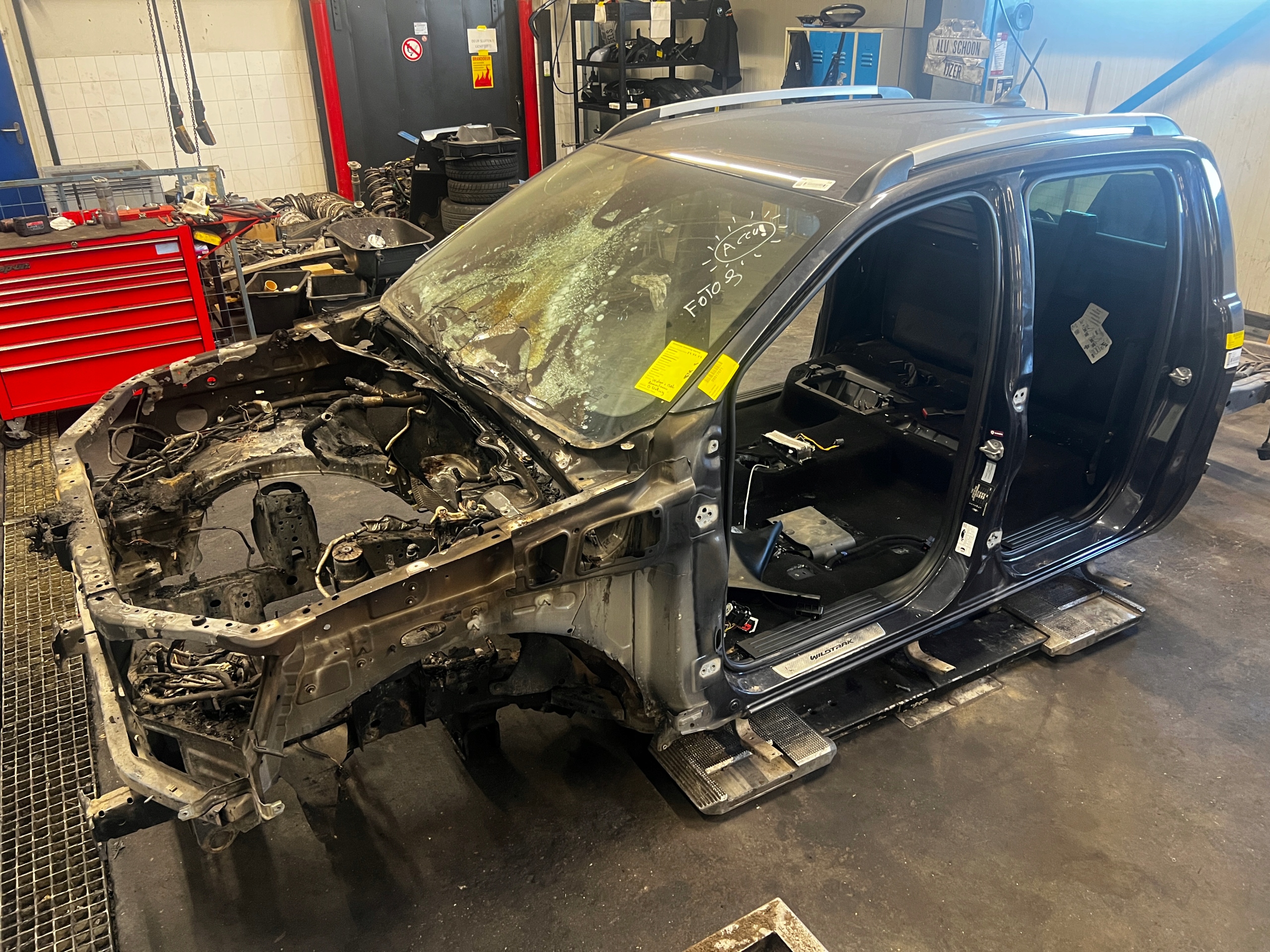 ĆWIARTKA PODŁUŻNICE KASTA DACH PAS PRZEDNI FORD RANGER V MK5 LIFT 2015-2023