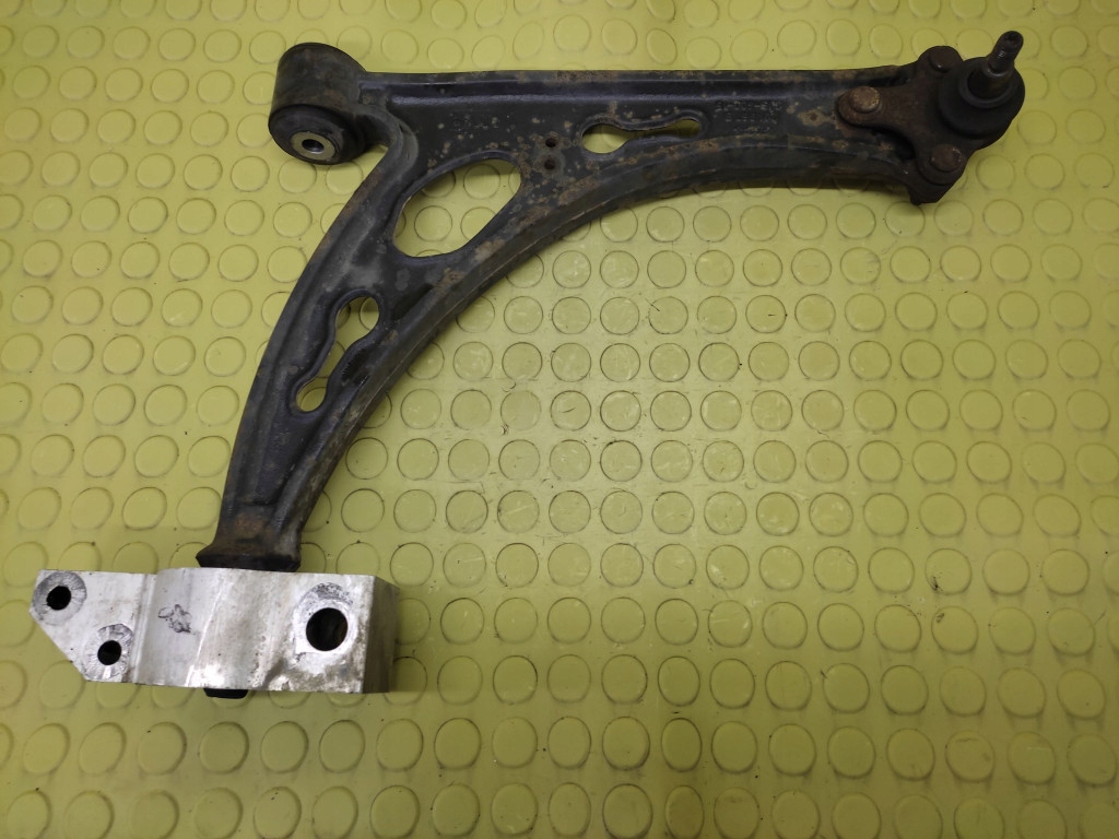 VW TOURAN 1.6 arm right front