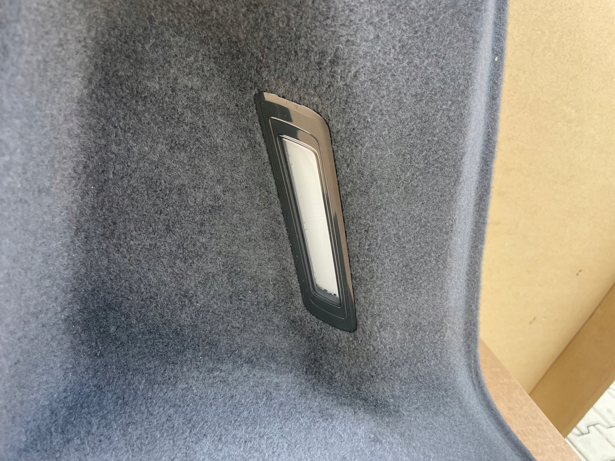 boot upholstery AUDI Q7 4M0863880B right as new