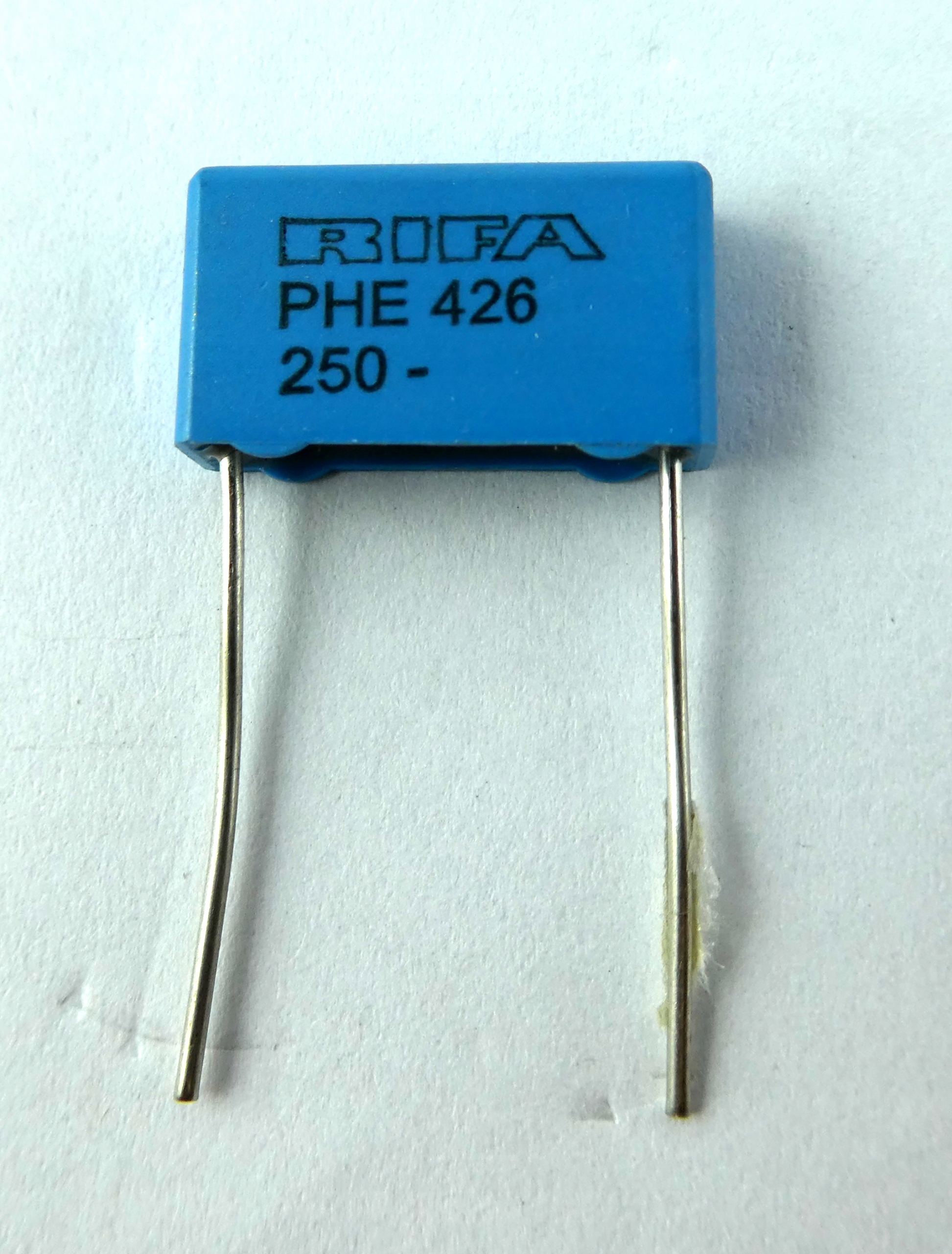 

Foliowy Rifa 0,22uF 220nF 5% 250V DC